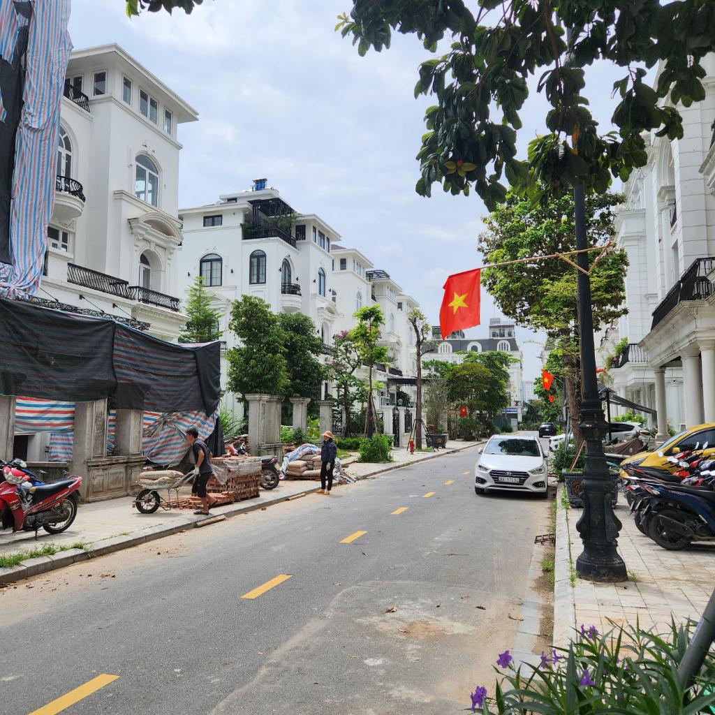 Bán nhà Lê Quang Đạo - diện tích 200m2 4 tầng - Biệt thự song lập xây thô - giá 52 tỷ