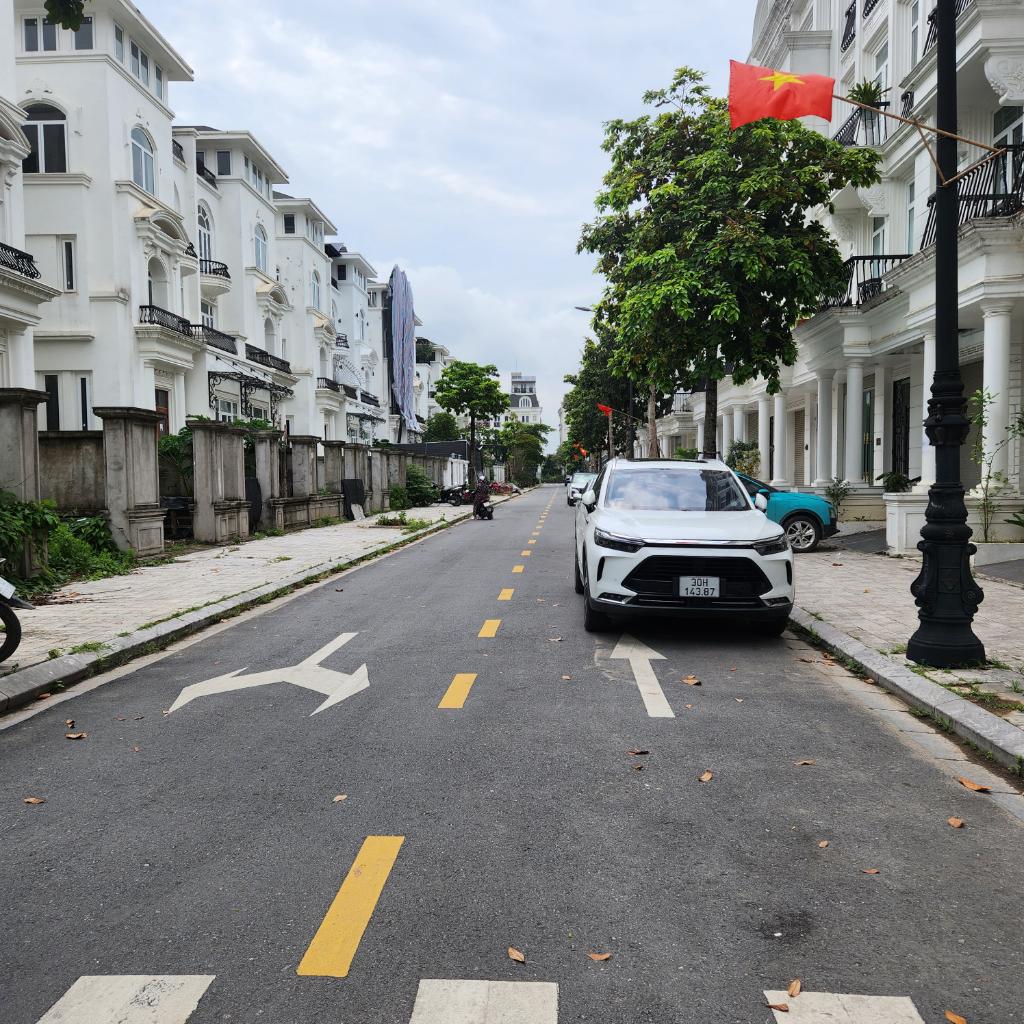 Bán nhà Lê Quang Đạo - diện tích 200m2 4 tầng - Biệt thự song lập xây thô - giá 52 tỷ