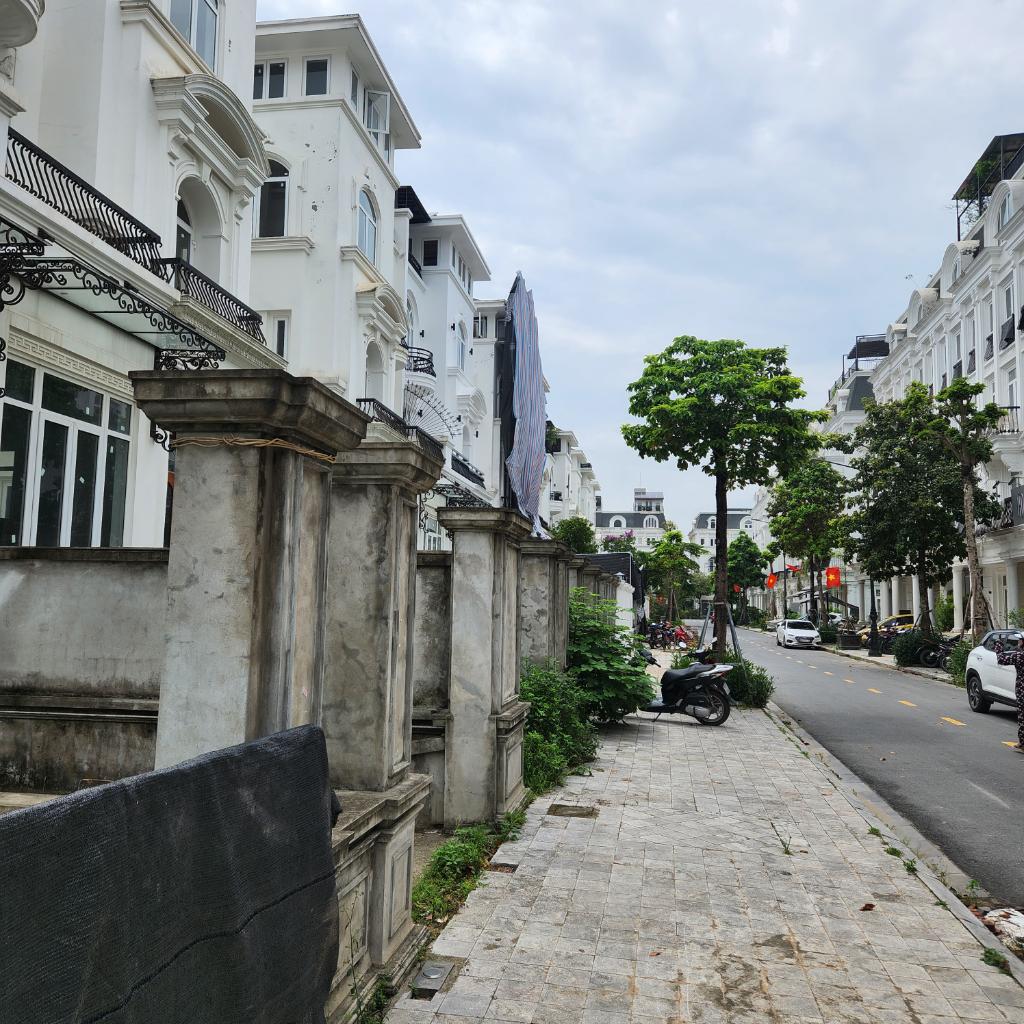 Bán nhà Lê Quang Đạo - diện tích 200m2 4 tầng - Biệt thự song lập xây thô - giá 52 tỷ