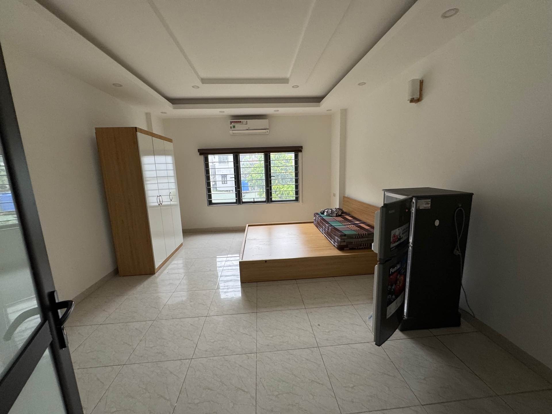 Bán nhà Thanh Lân - diện tích 35m2 5 tầng - Nhà đẹp 5 tầng 3 ngủ 4 wc - giá 7,8 tỷ
