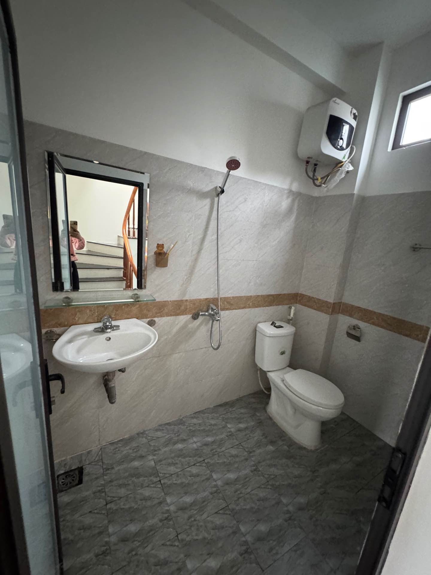 Bán nhà Thanh Lân - diện tích 35m2 5 tầng - Nhà đẹp 5 tầng 3 ngủ 4 wc - giá 7,8 tỷ