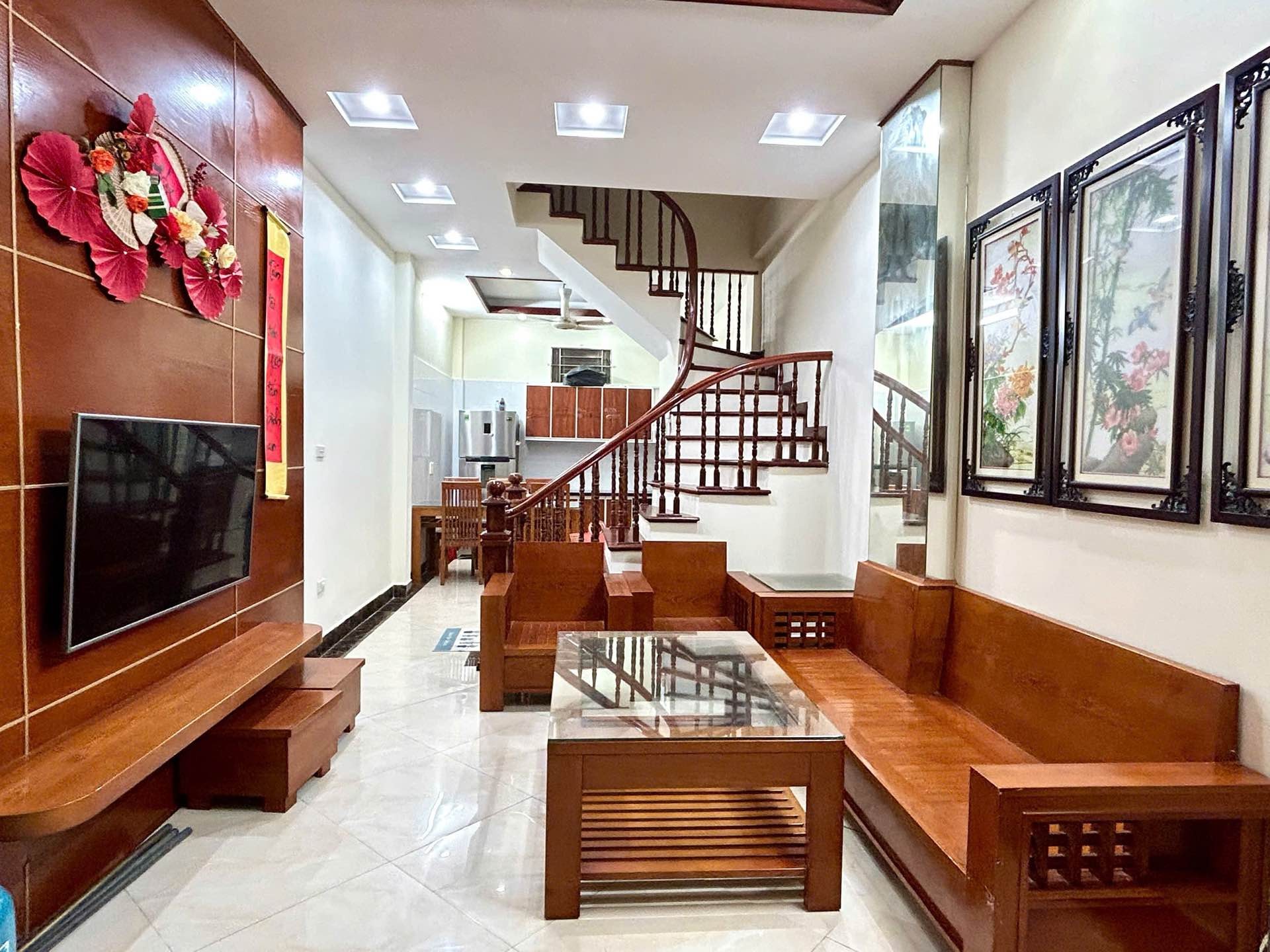 Bán nhà Hai Bà Trưng - diện tích 39m2 4 tầng - Nhà đẹp, full nội thất - giá 10,8 tỷ