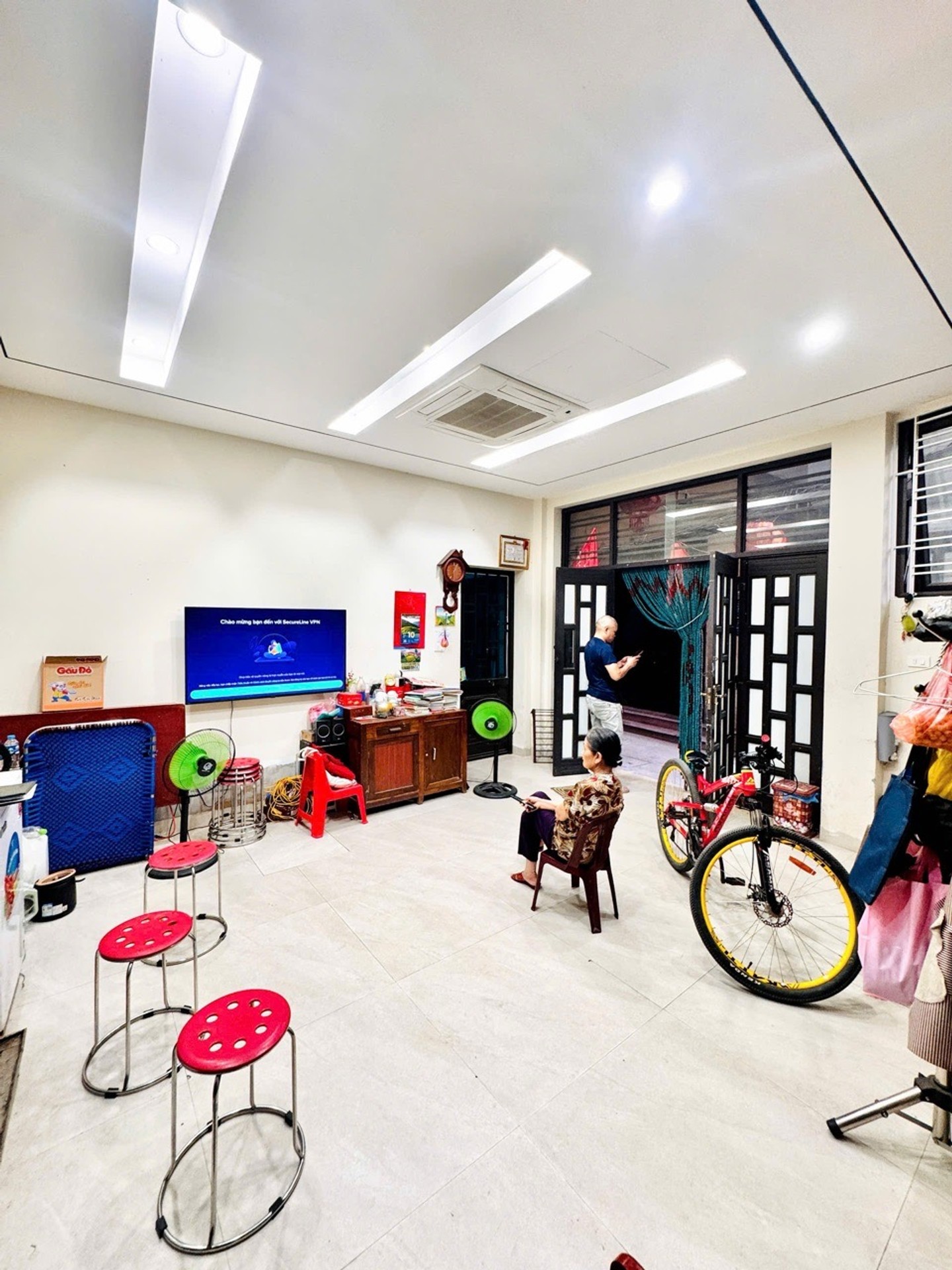 Bán nhà Quan Nhân - diện tích 30m2 6 tầng - Nhà mới xây thang máy - giá 9,5 tỷ