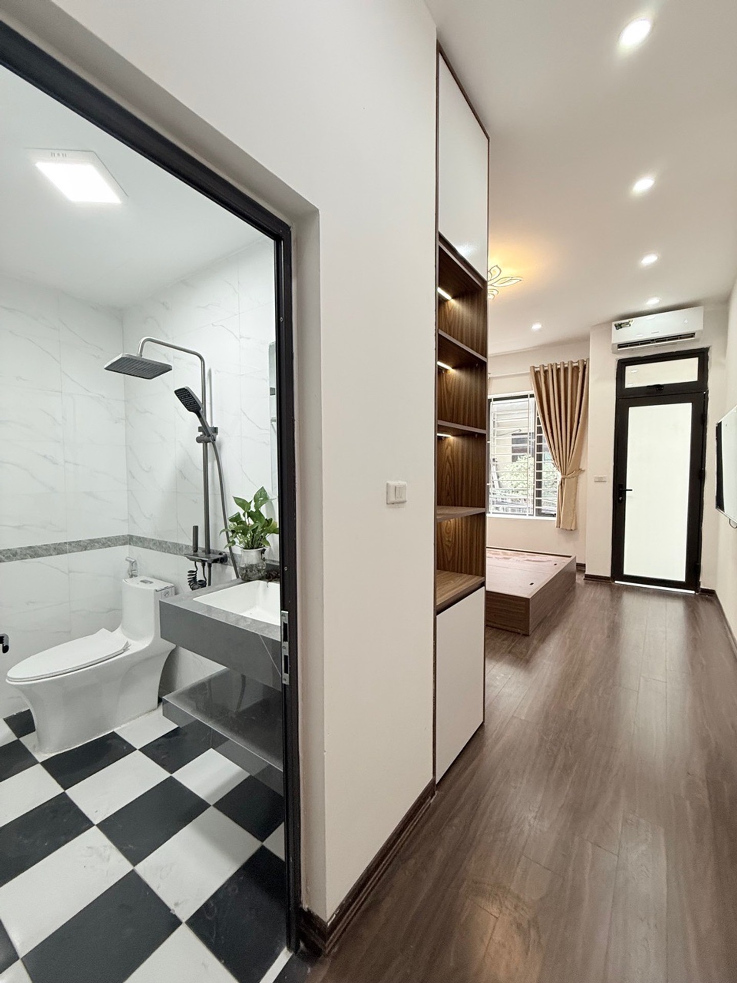 Bán nhà Tam Trinh - diện tích 30m2 5 tầng - ô tô qua nhà - giá 9,98 tỷ