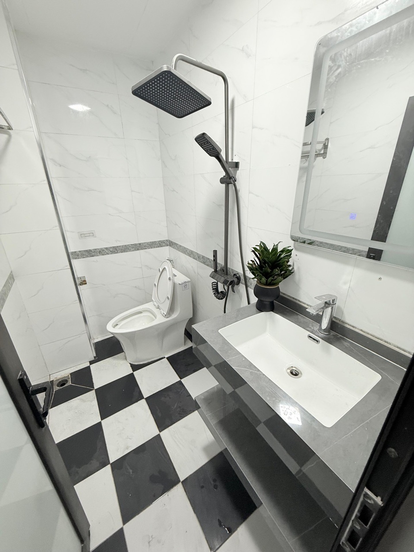 Bán nhà Tam Trinh - diện tích 30m2 5 tầng - ô tô qua nhà - giá 9,98 tỷ