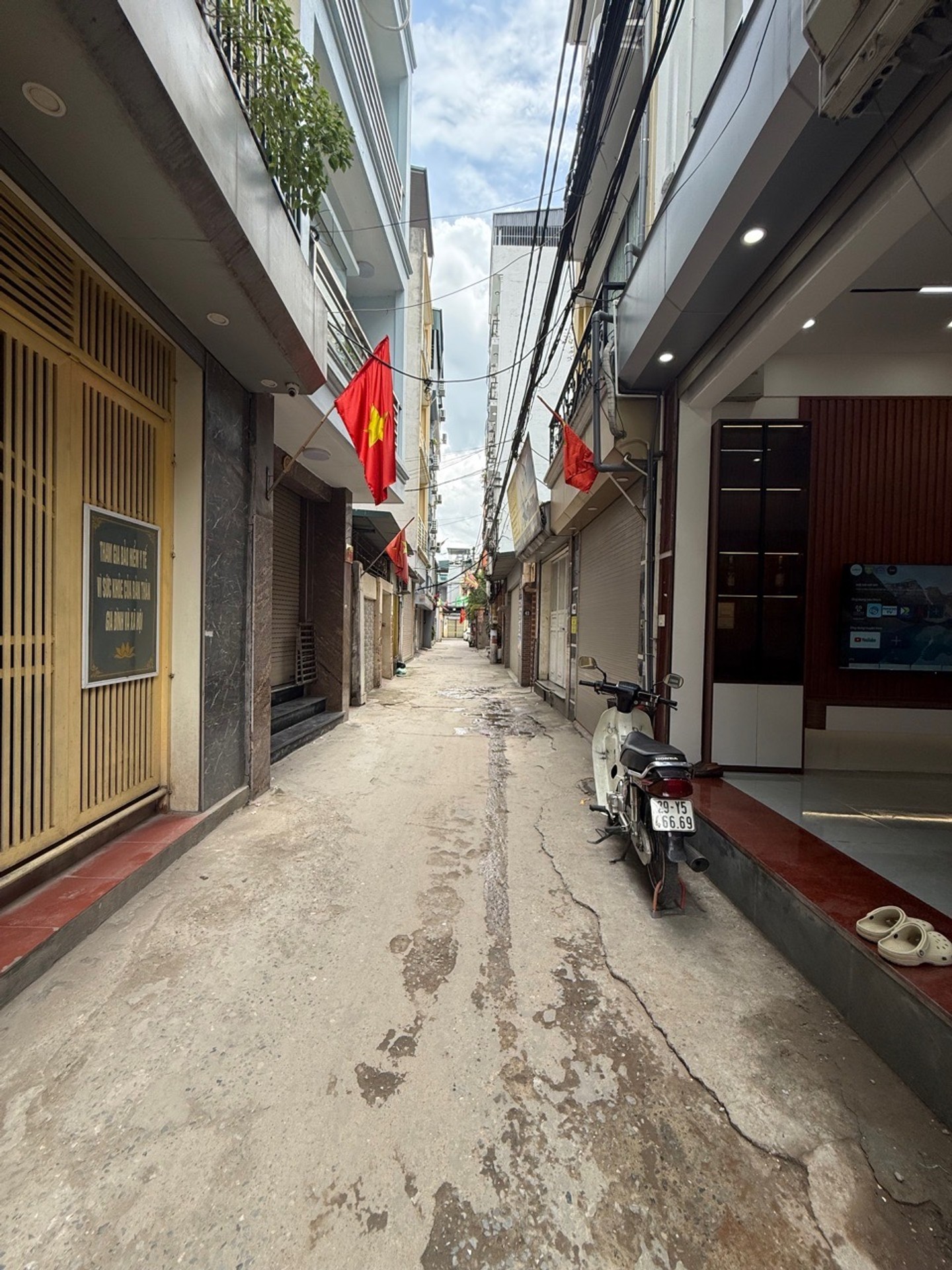 Bán nhà Tam Trinh - diện tích 30m2 5 tầng - ô tô qua nhà - giá 9,98 tỷ