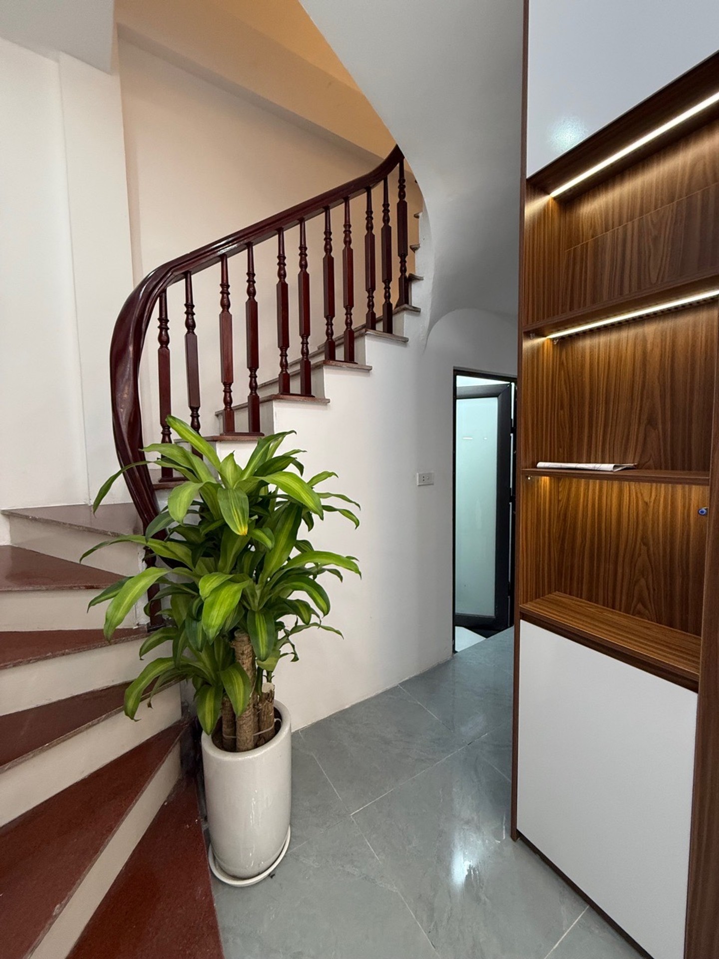 Bán nhà Tam Trinh - diện tích 30m2 5 tầng - ô tô qua nhà - giá 9,98 tỷ