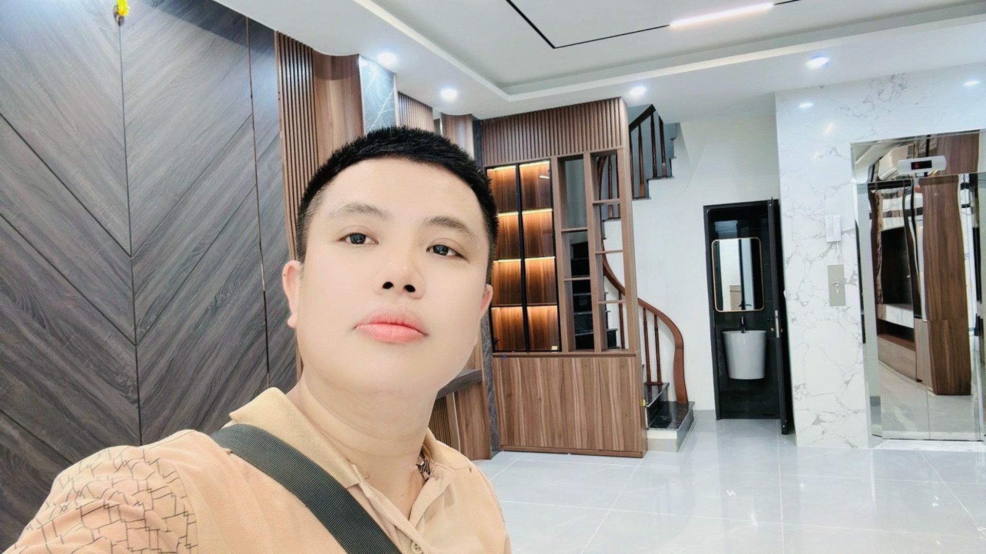 Bán nhà Nguyễn Chính - diện tích 50m2 6 tầng - Thang máy - giá 13,8 tỷ