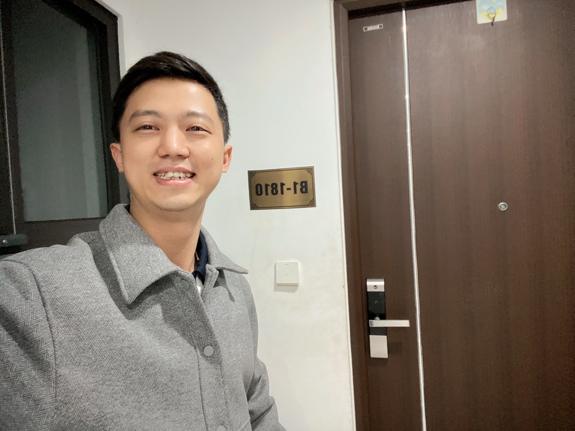 Bán nhà Trần Thủ Độ - diện tích 82m2 10 tầng - Căn hộ chung cư view hồ - giá 7,35 tỷ
