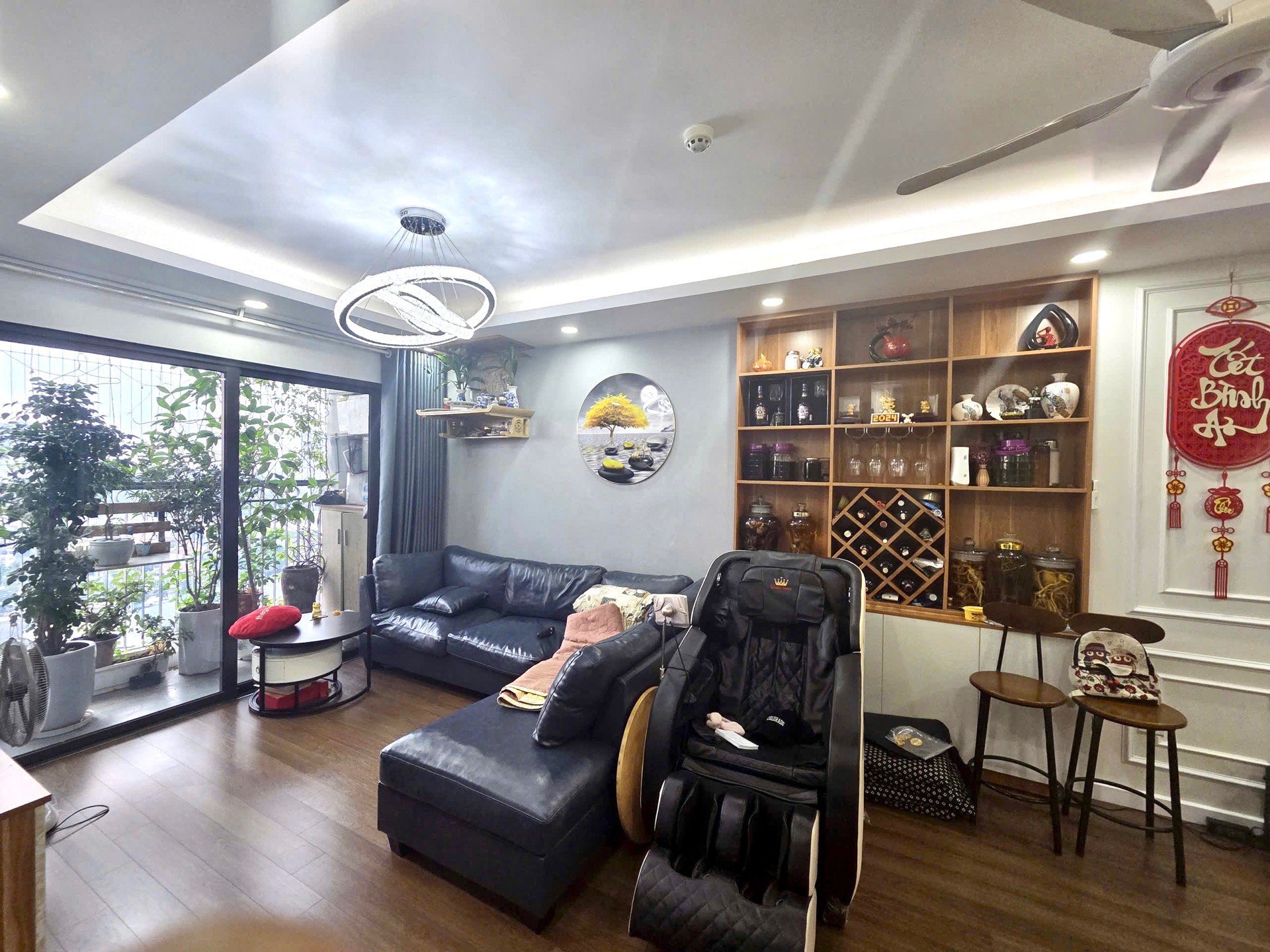 Bán nhà Trần Thủ Độ - diện tích 82m2 10 tầng - Căn hộ chung cư view hồ - giá 7,35 tỷ