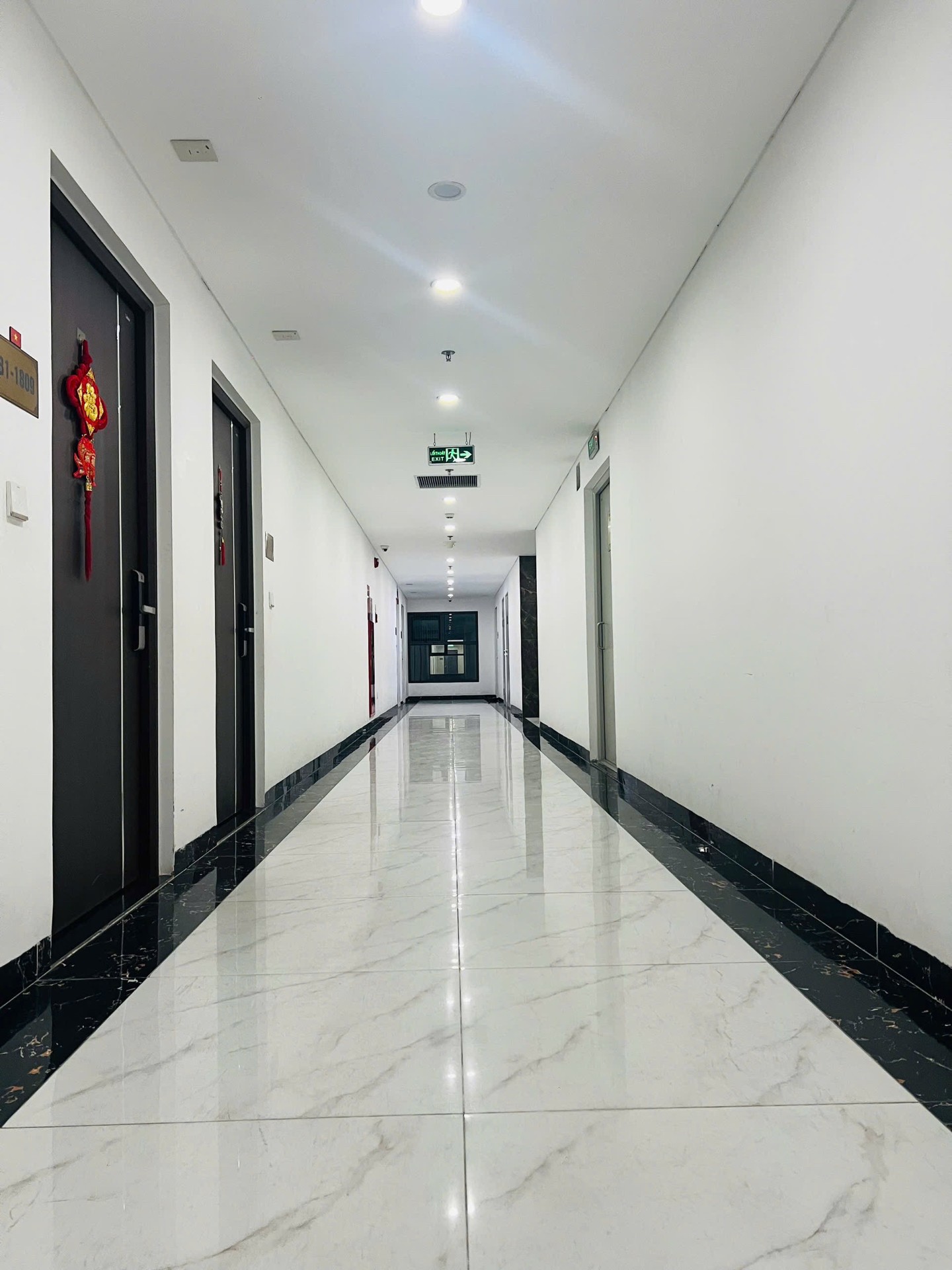 Bán nhà Trần Thủ Độ - diện tích 82m2 10 tầng - Căn hộ chung cư view hồ - giá 7,35 tỷ