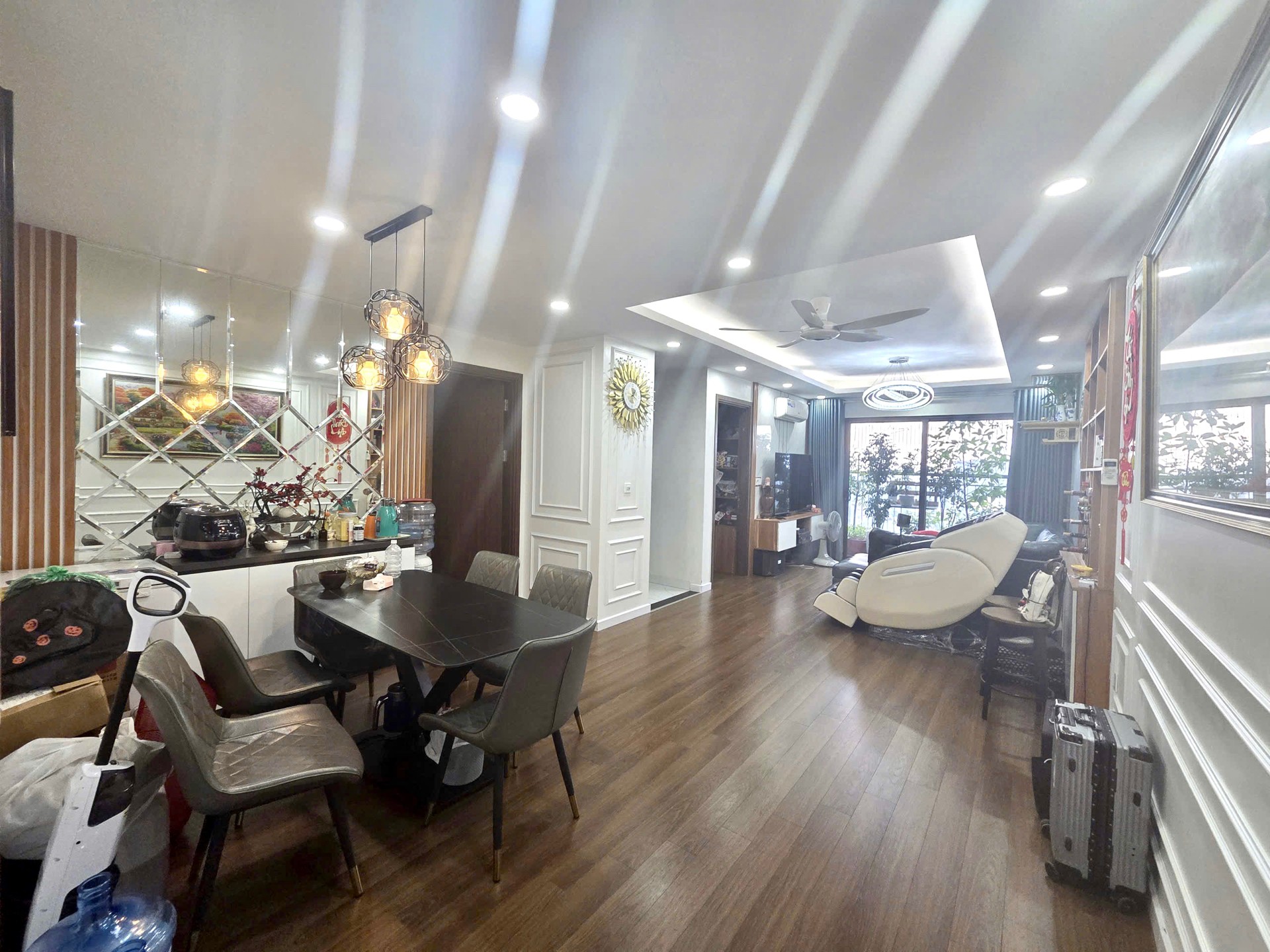Bán nhà Trần Thủ Độ - diện tích 82m2 10 tầng - Căn hộ chung cư view hồ - giá 7,35 tỷ