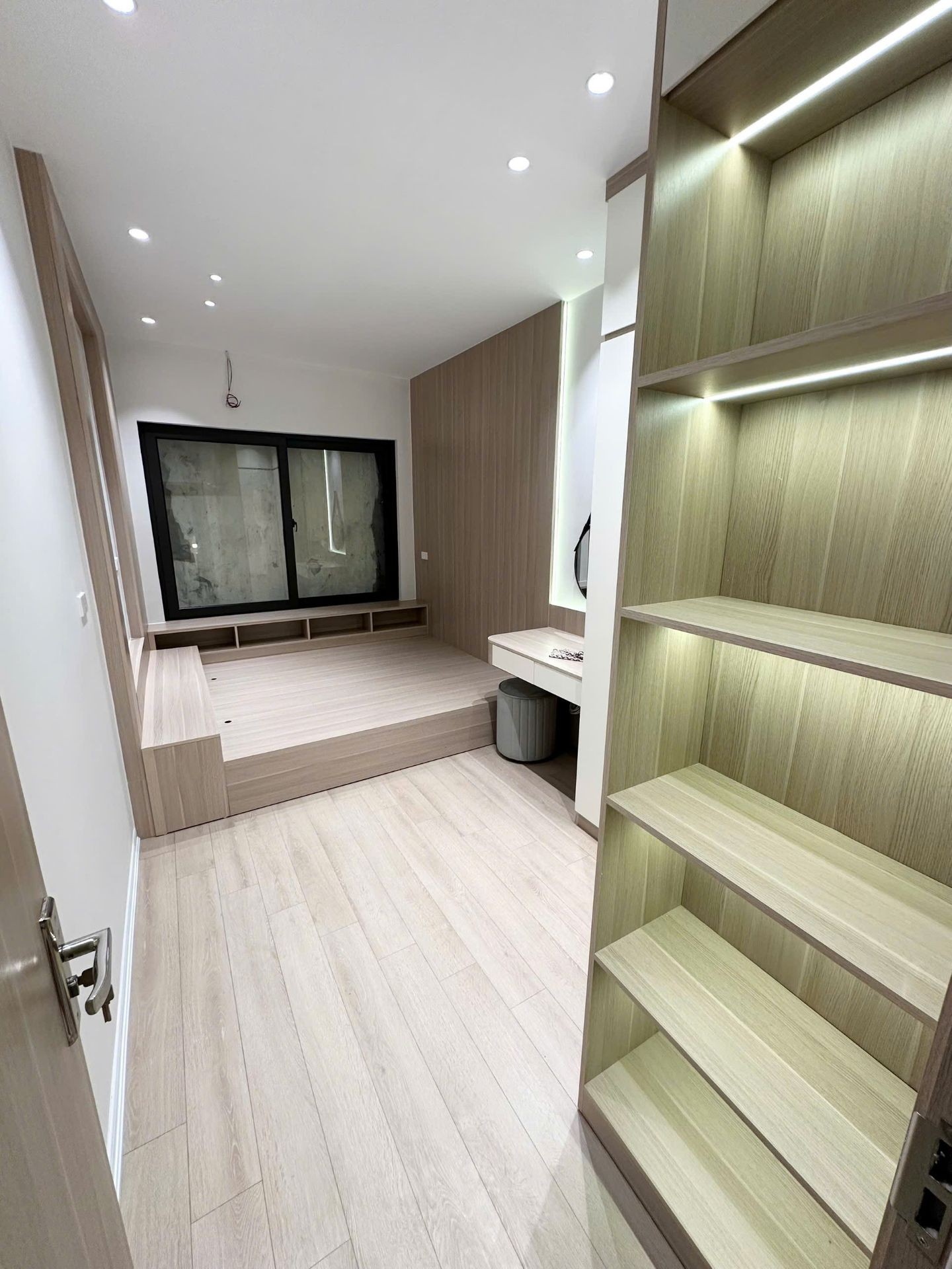 Bán nhà Bạch Đằng - diện tích 20m2 5 tầng - Đẹp long lanh - giá 5,75 tỷ