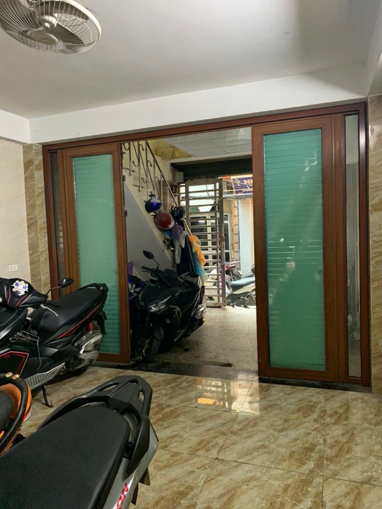 Bán nhà Mai Hương - diện tích 62.9m2 6 tầng - Ngõ rộng kinh doanh - giá 20 tỷ