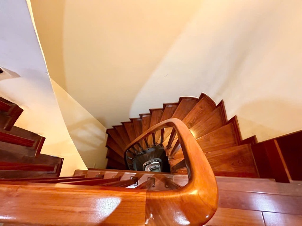 Bán nhà Giáp Nhất - diện tích 70.5m2 8 tầng - Mặt phố ô tô tránh, hai mặt ngõ - giá 49,5 tỷ