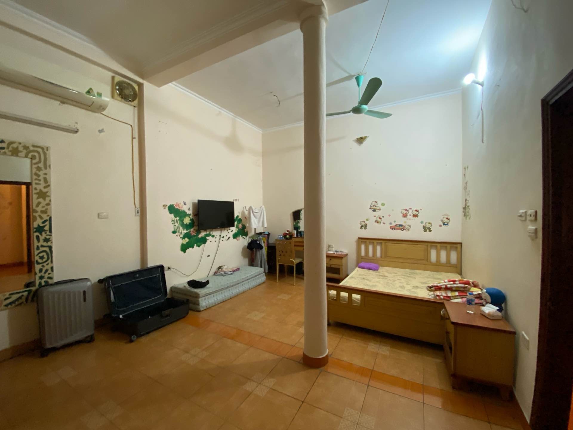 Bán nhà Vũ Hữu - diện tích 101m2 5 tầng - Mặt phố nở hậu - giá 36 tỷ