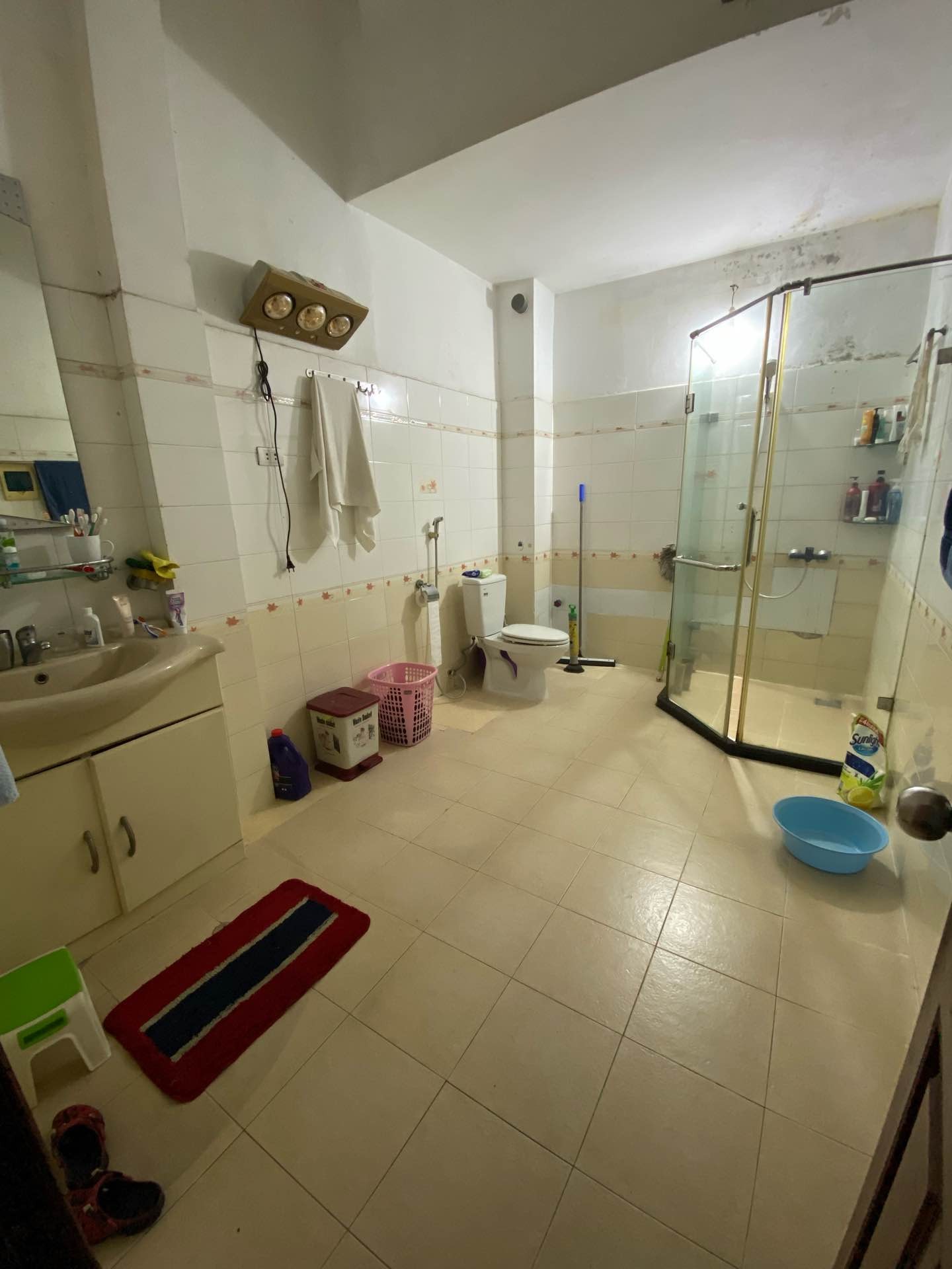 Bán nhà Vũ Hữu - diện tích 101m2 5 tầng - Mặt phố nở hậu - giá 36 tỷ