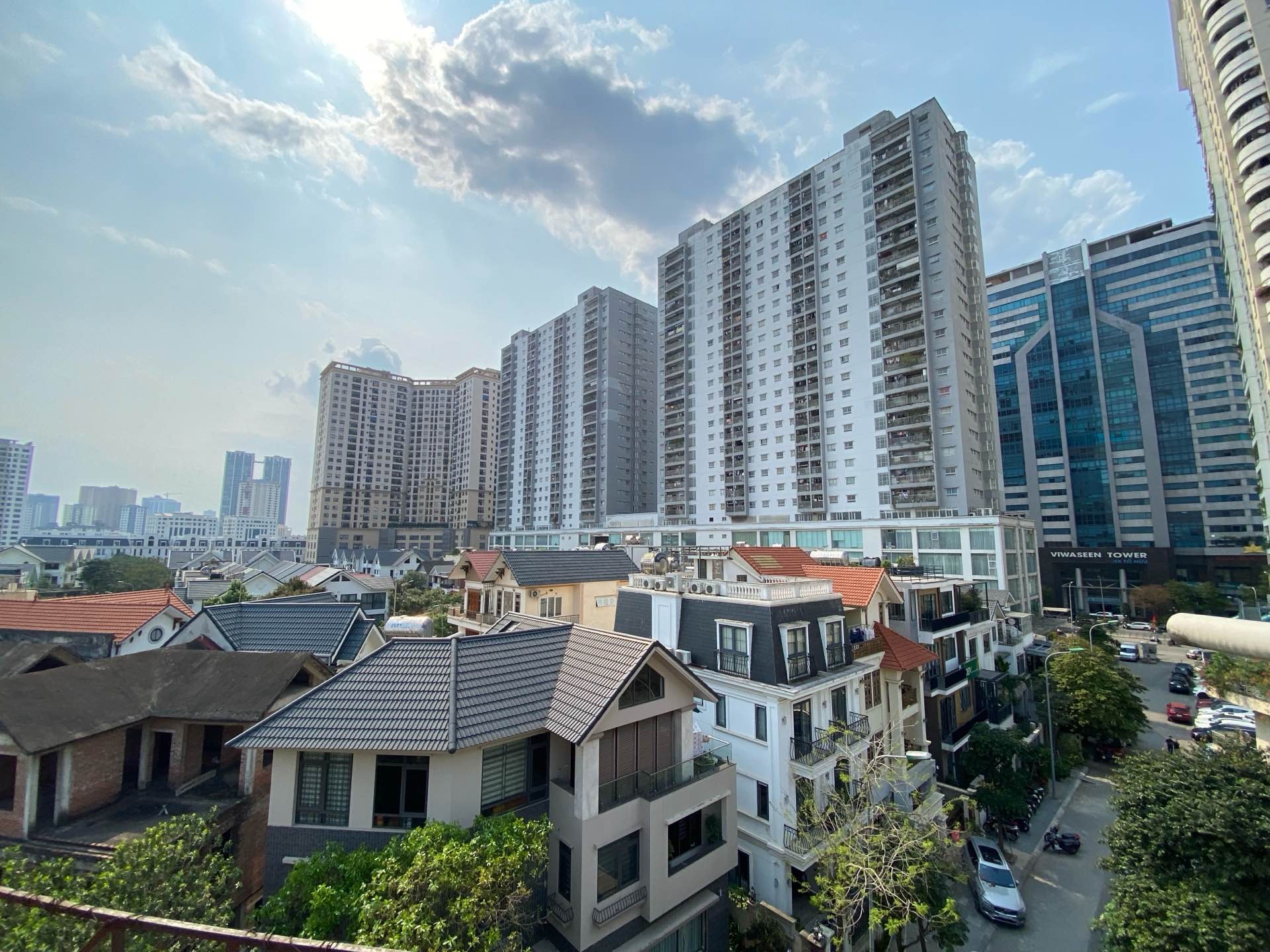 Bán nhà Vũ Hữu - diện tích 101m2 5 tầng - Mặt phố nở hậu - giá 36 tỷ