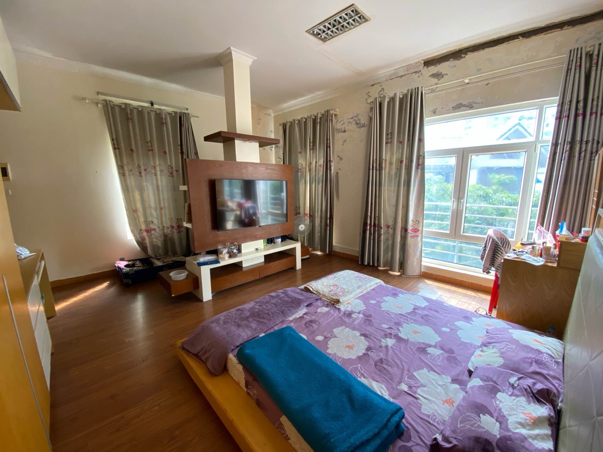 Bán nhà Vũ Hữu - diện tích 101m2 5 tầng - Mặt phố nở hậu - giá 36 tỷ