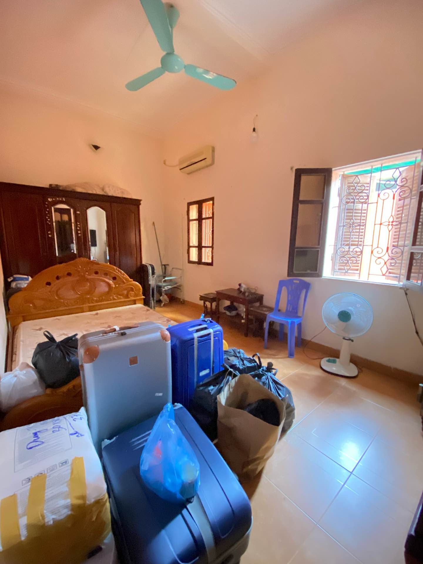 Bán nhà Vũ Hữu - diện tích 101m2 5 tầng - Mặt phố nở hậu - giá 36 tỷ