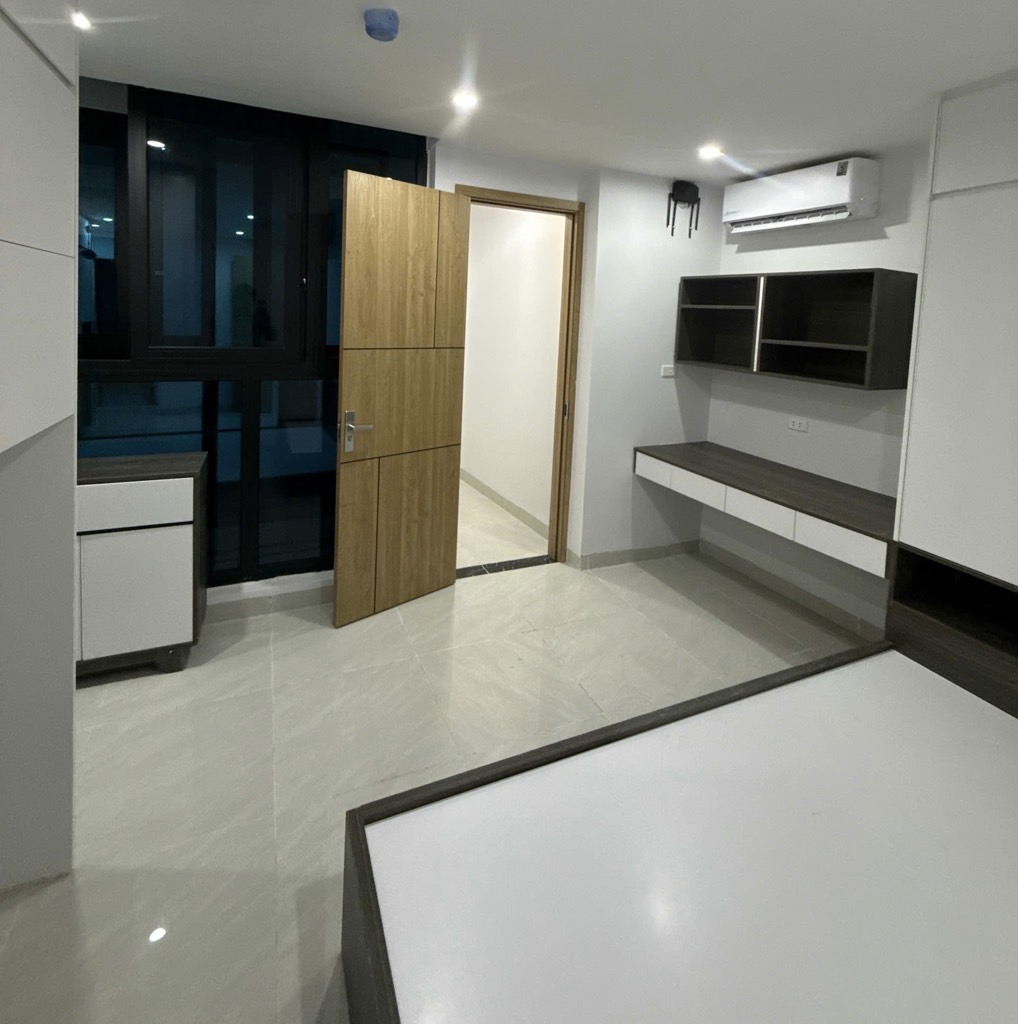 Bán nhà Cự Lộc - diện tích 80.5m2 7 tầng - Ô tô tránh - giá 31,5 tỷ