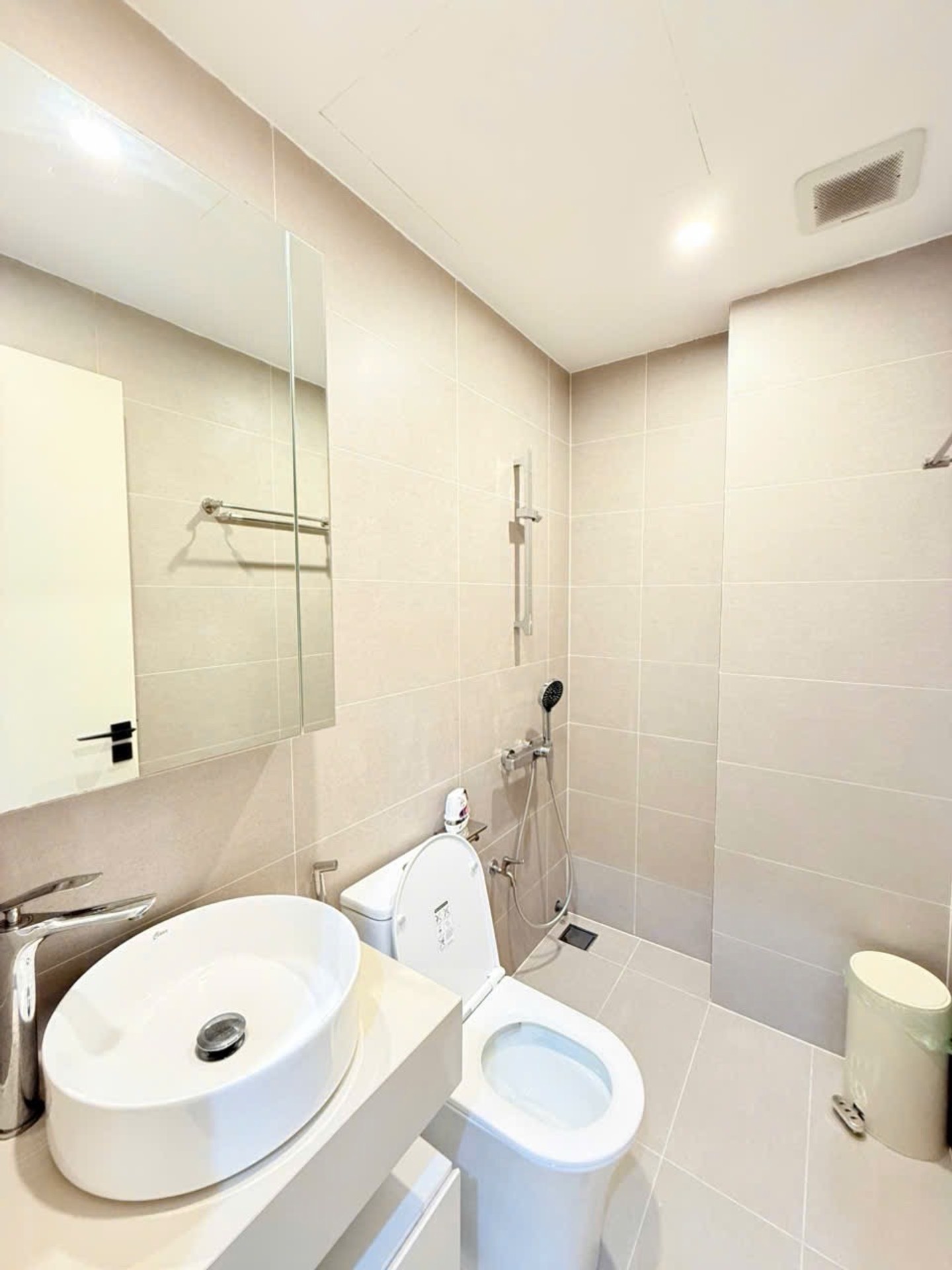 Bán nhà Kim Ngưu - diện tích 39m2 6 tầng - Ô TÔ VÀO NHÀ - giá 13,8 tỷ