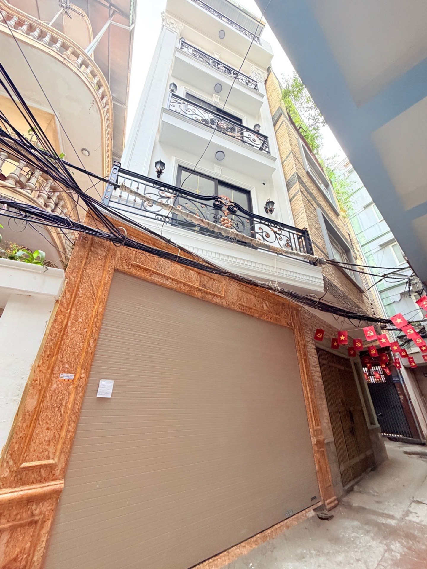 Bán nhà Kim Ngưu - diện tích 39m2 6 tầng - Ô TÔ VÀO NHÀ - giá 13,8 tỷ