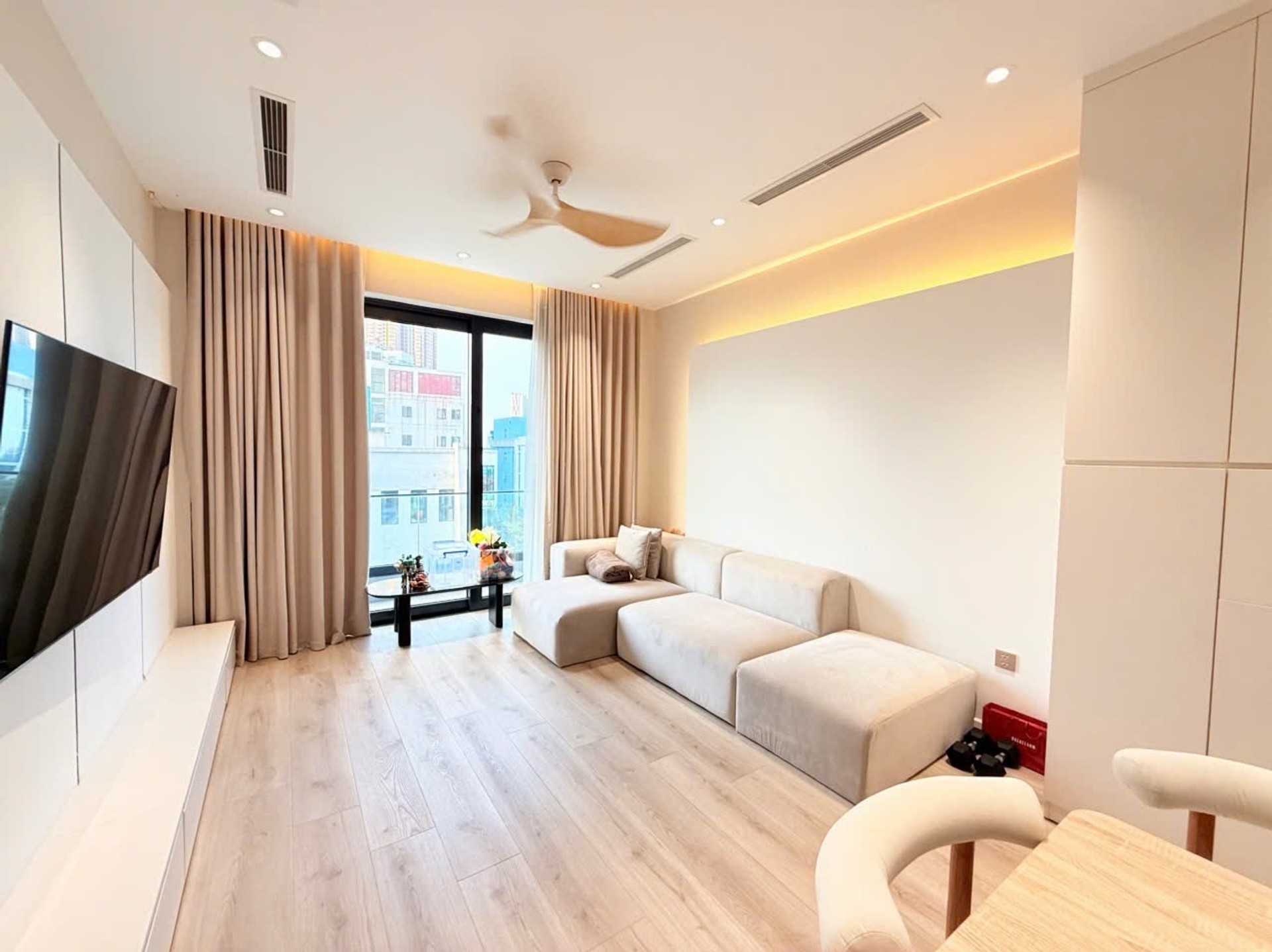 Bán nhà Kim Ngưu - diện tích 39m2 6 tầng - Ô TÔ VÀO NHÀ - giá 13,8 tỷ