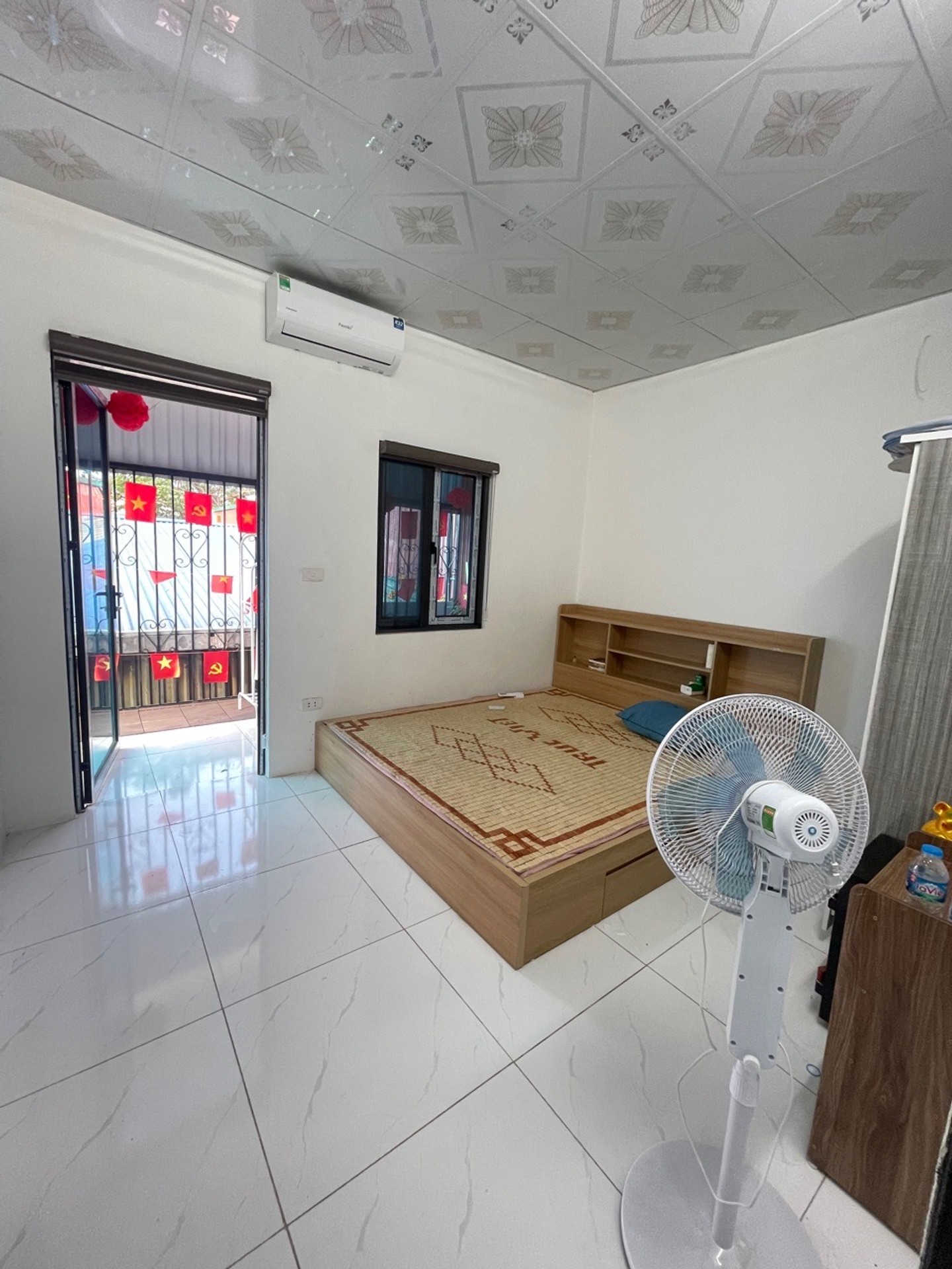 Bán nhà Định Công Hạ - diện tích 43m2 3 tầng - Nhà đẹp, dân thiết kế xây ở - giá 3,5 tỷ