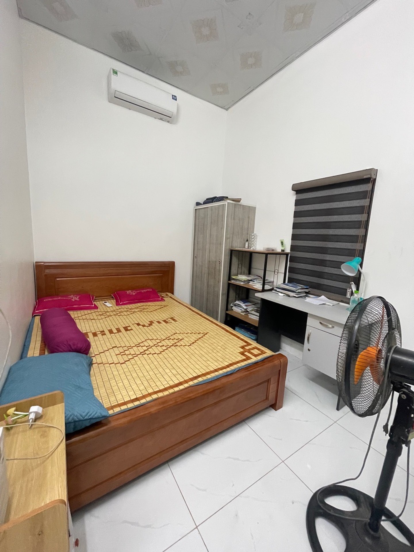 Bán nhà Định Công Hạ - diện tích 43m2 3 tầng - Nhà đẹp, dân thiết kế xây ở - giá 3,5 tỷ