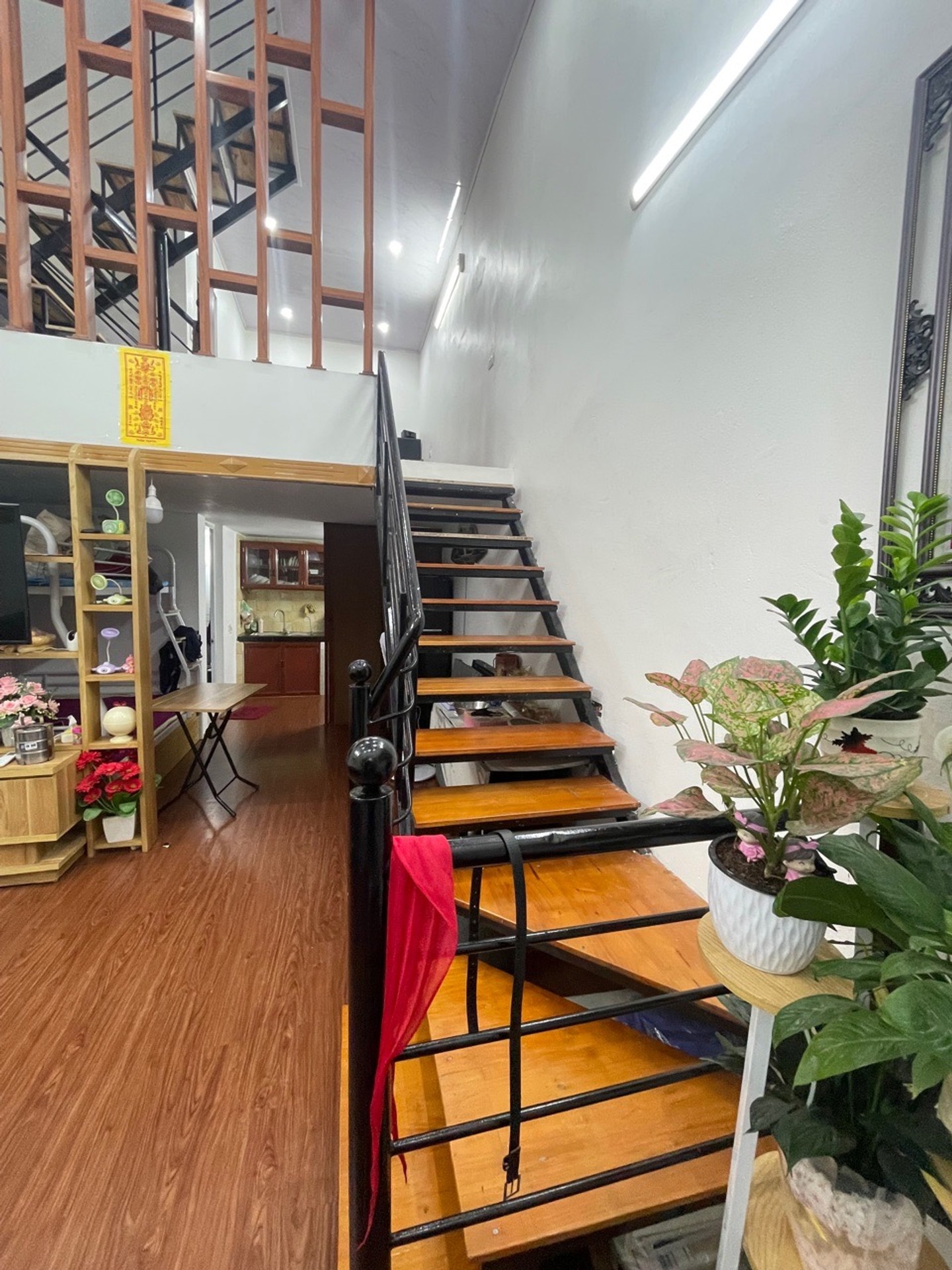 Bán nhà Định Công Hạ - diện tích 43m2 3 tầng - Nhà đẹp, dân thiết kế xây ở - giá 3,5 tỷ