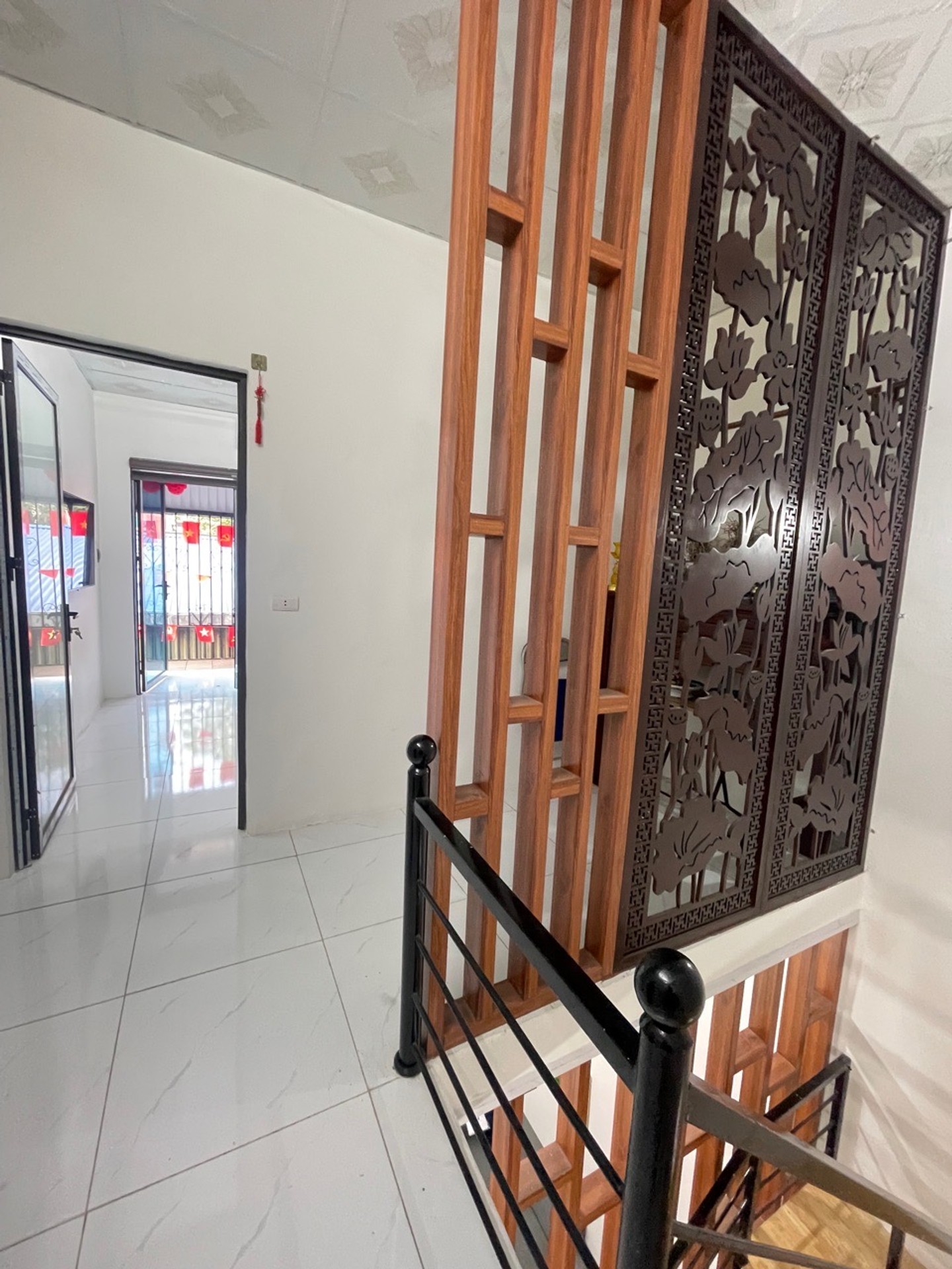 Bán nhà Định Công Hạ - diện tích 43m2 3 tầng - Nhà đẹp, dân thiết kế xây ở - giá 3,5 tỷ