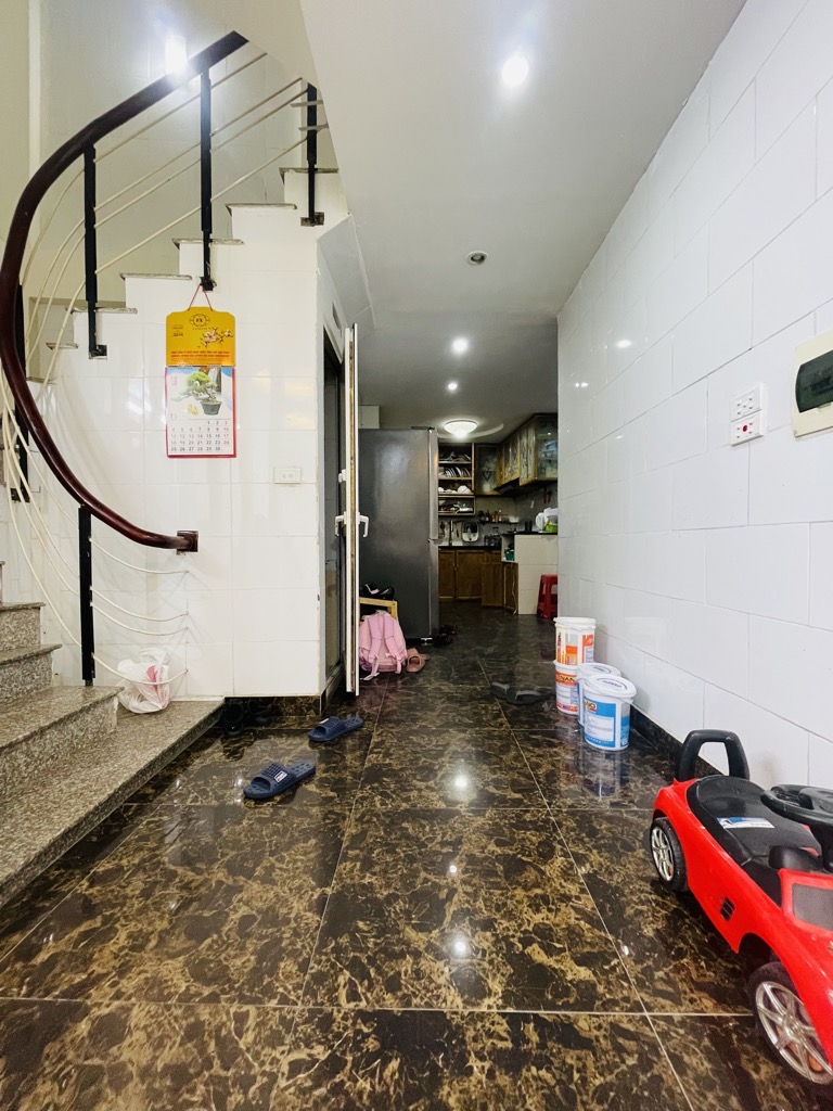 Bán nhà Tô Hoàng - diện tích 37m2 4 tầng - Nhà đẹp về ở luôn - giá 5,6 tỷ