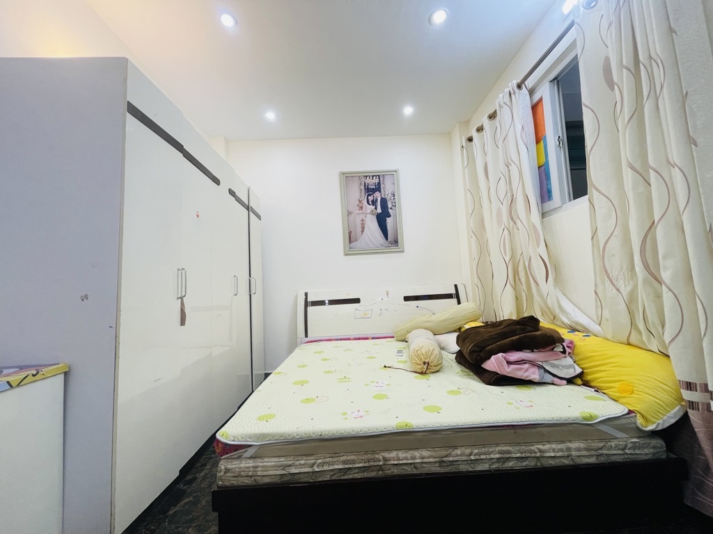 Bán nhà Tô Hoàng - diện tích 37m2 4 tầng - Nhà đẹp về ở luôn - giá 5,6 tỷ