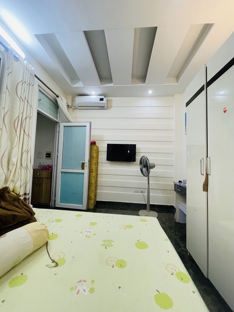Bán nhà Tô Hoàng - diện tích 37m2 4 tầng - Nhà đẹp về ở luôn - giá 5,6 tỷ