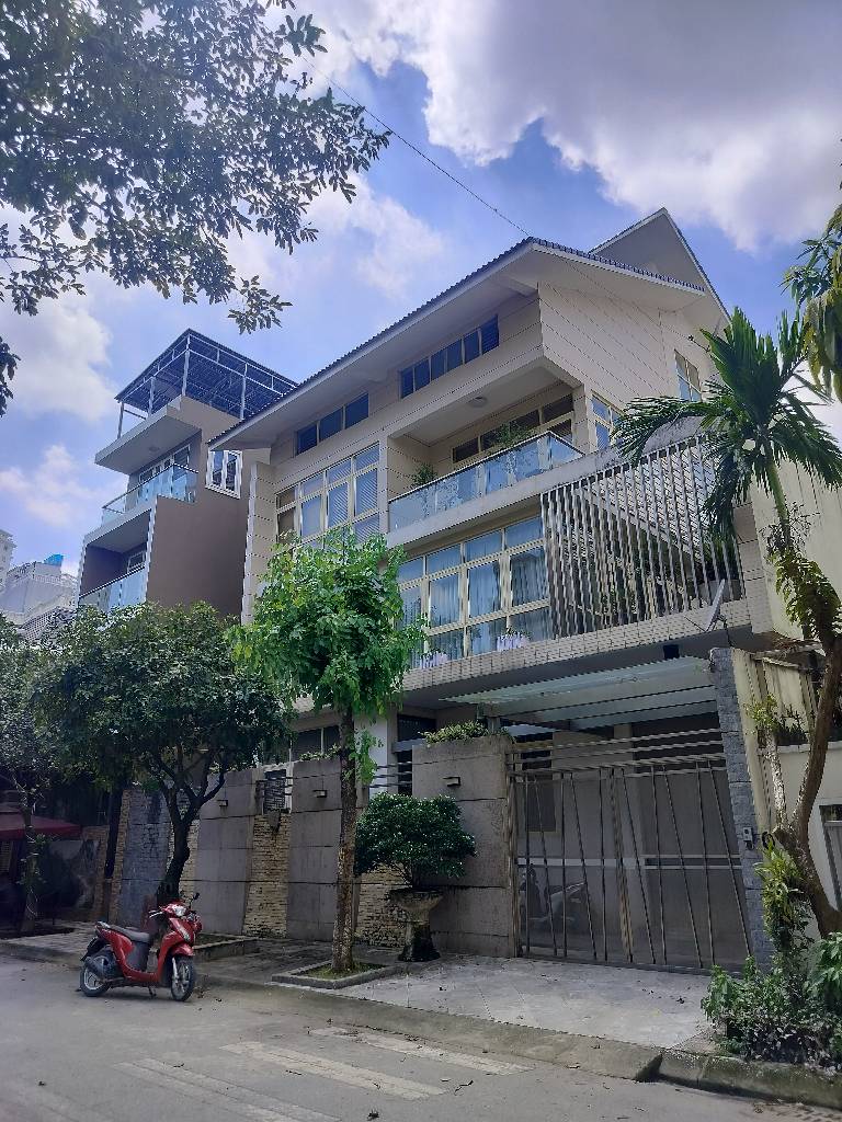Bán nhà Tứ Hiệp - diện tích 240m2 4 tầng - Biệt thự đẹp, đường rộng có vỉa hè - giá 53,5 tỷ