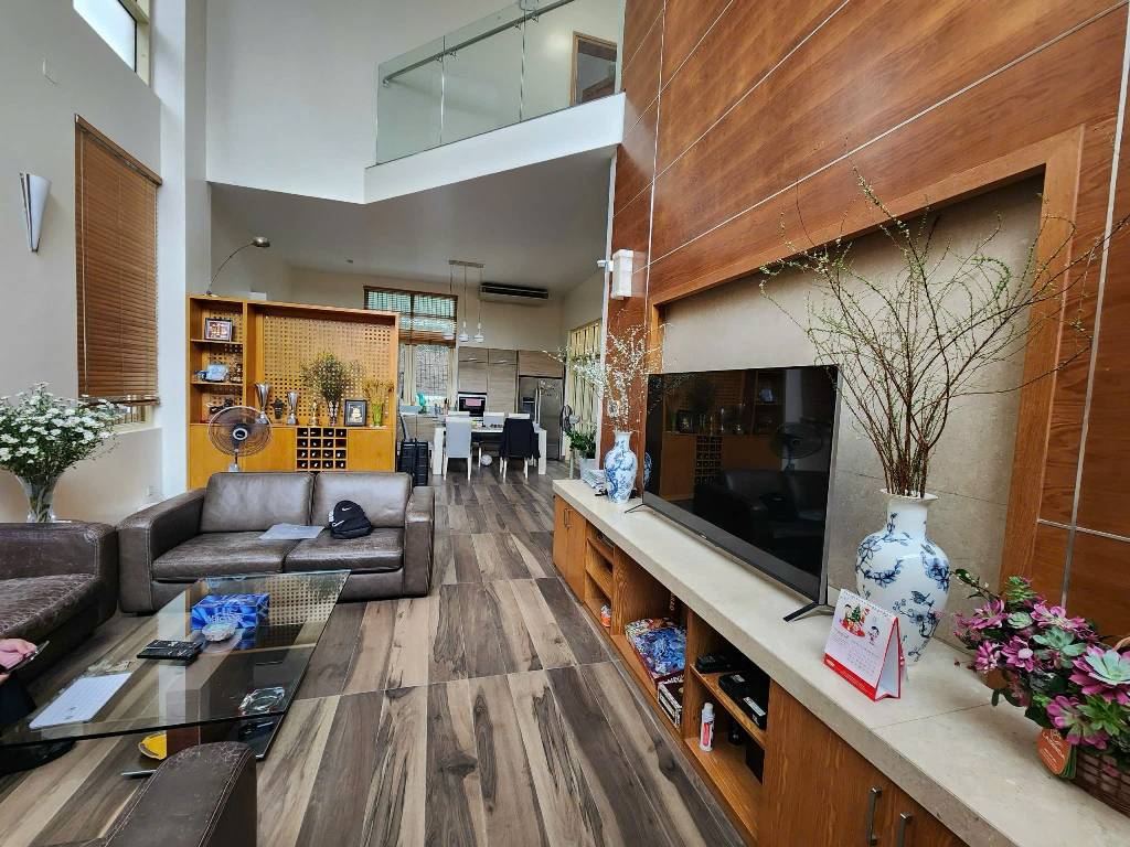 Bán nhà Tứ Hiệp - diện tích 240m2 4 tầng - Biệt thự đẹp, đường rộng có vỉa hè - giá 53,5 tỷ