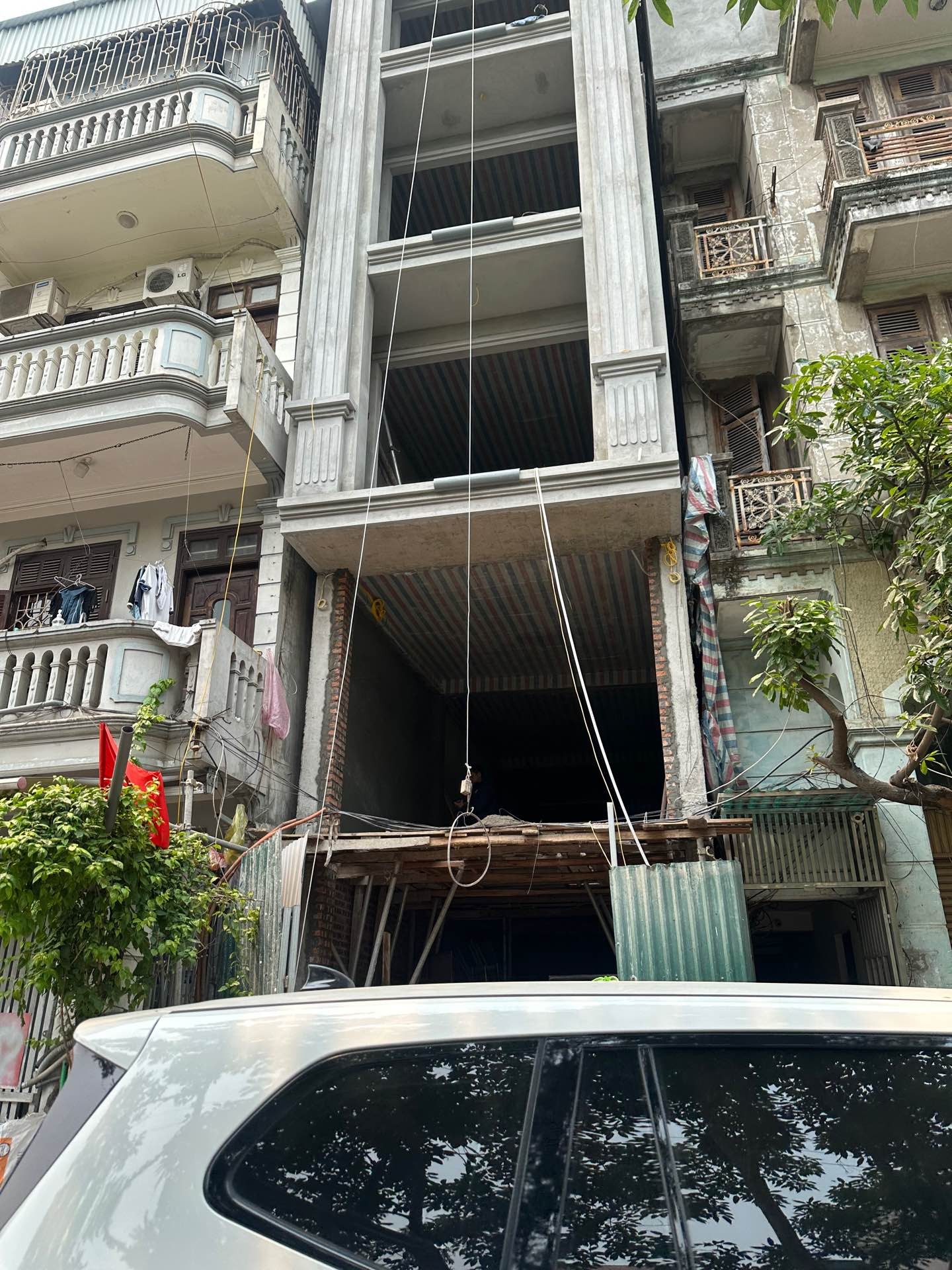 Bán nhà Giải Phóng - diện tích 101m2 7 tầng - Ô TÔ VÀO NHÀ - giá 39,5 tỷ