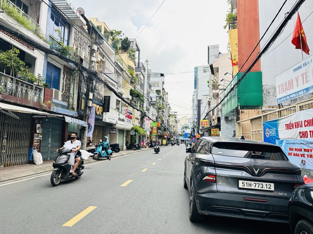 Bán nhà Hồ Bá Kiện - diện tích 232m2 2 tầng - Mặt tiền 8m - giá 33 tỷ