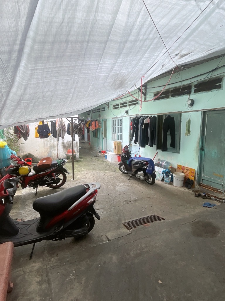 Bán nhà Hồ Bá Kiện - diện tích 232m2 2 tầng - Mặt tiền 8m - giá 33 tỷ