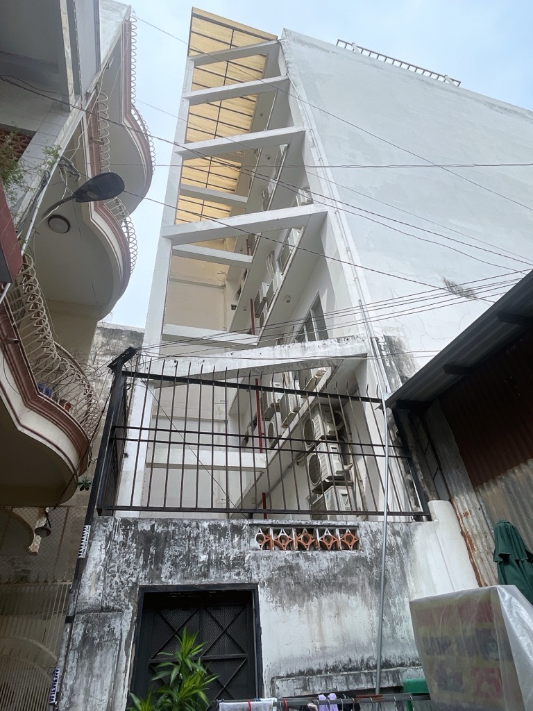 Bán nhà Hồ Bá Kiện - diện tích 232m2 2 tầng - Mặt tiền 8m - giá 33 tỷ