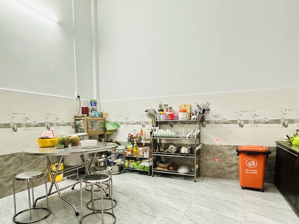 Bán nhà Hồ Bá Kiện - diện tích 232m2 2 tầng - Mặt tiền 8m - giá 33 tỷ