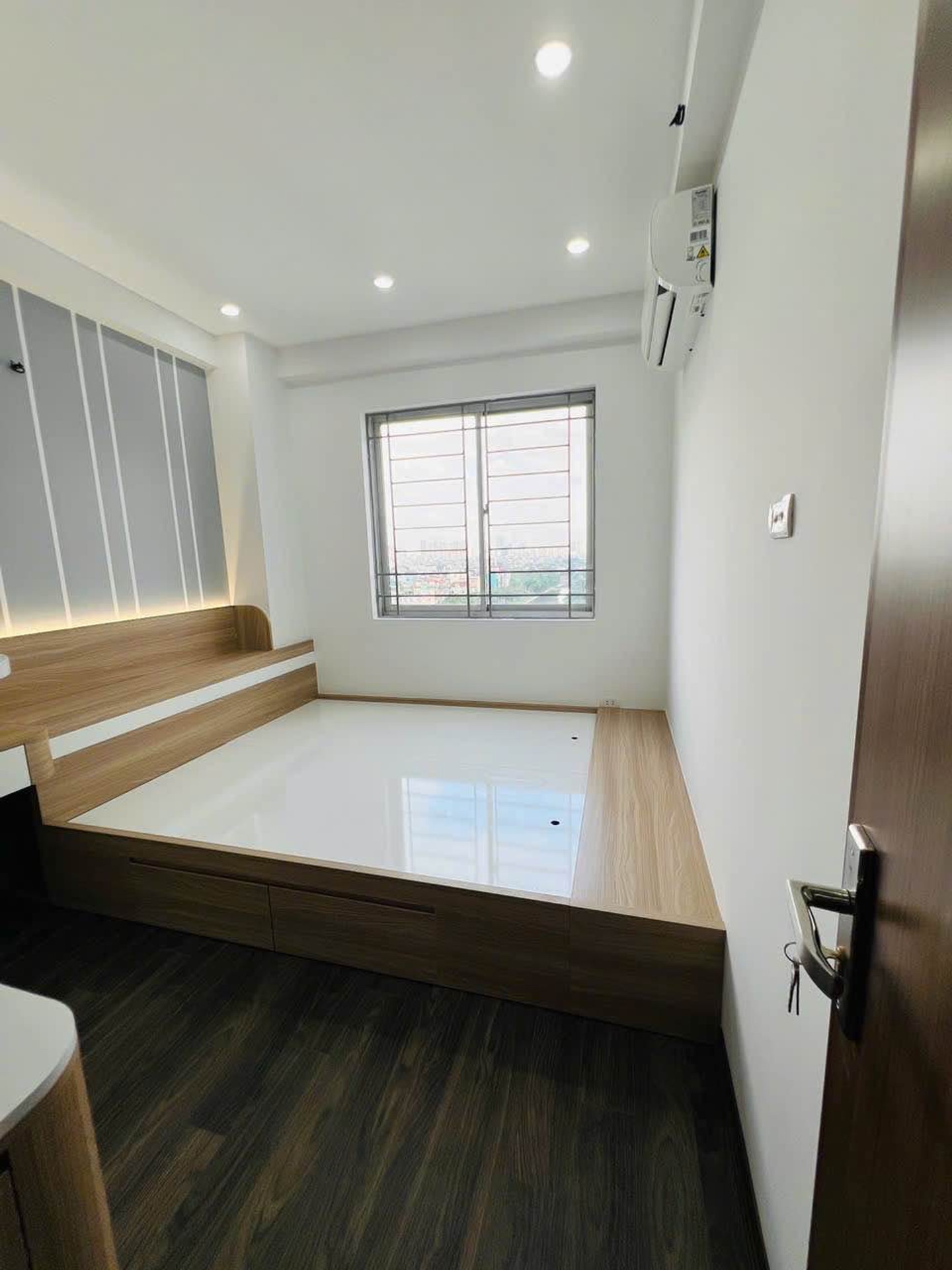 Bán nhà Linh Đàm - diện tích 44m2 1 tầng - Căn góc 2 mặt thoáng - giá 4 tỷ