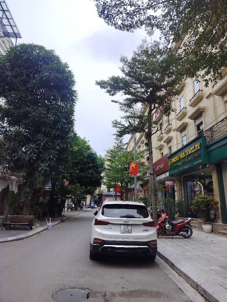 Bán nhà Nguyễn Xiển - diện tích 124m2 6 tầng - Lô góc, kinh doanh đỉnh - giá 49,5 tỷ