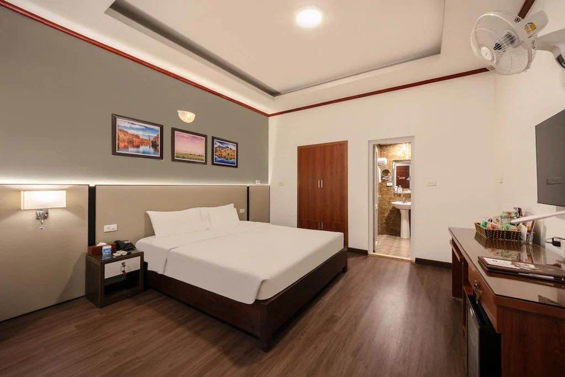 Bán nhà Mai Hắc Đế - diện tích 98m2 9 tầng - Khách sạn mặt phố - giá 92 tỷ