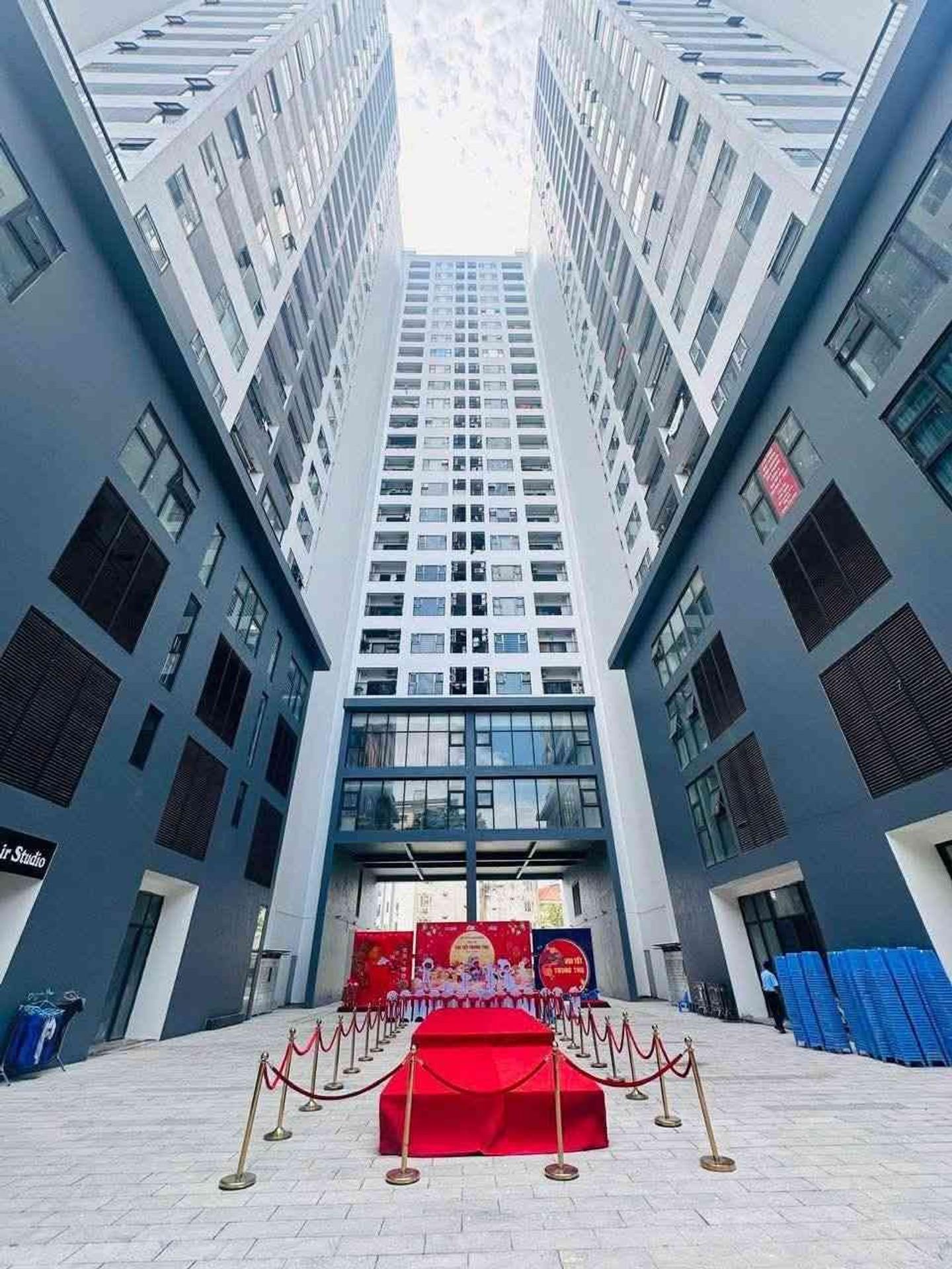 Bán nhà Ngọc Hồi - diện tích 67m2 2407 tầng - Căn hộ 2 phòng ngủ - giá 4,5 tỷ
