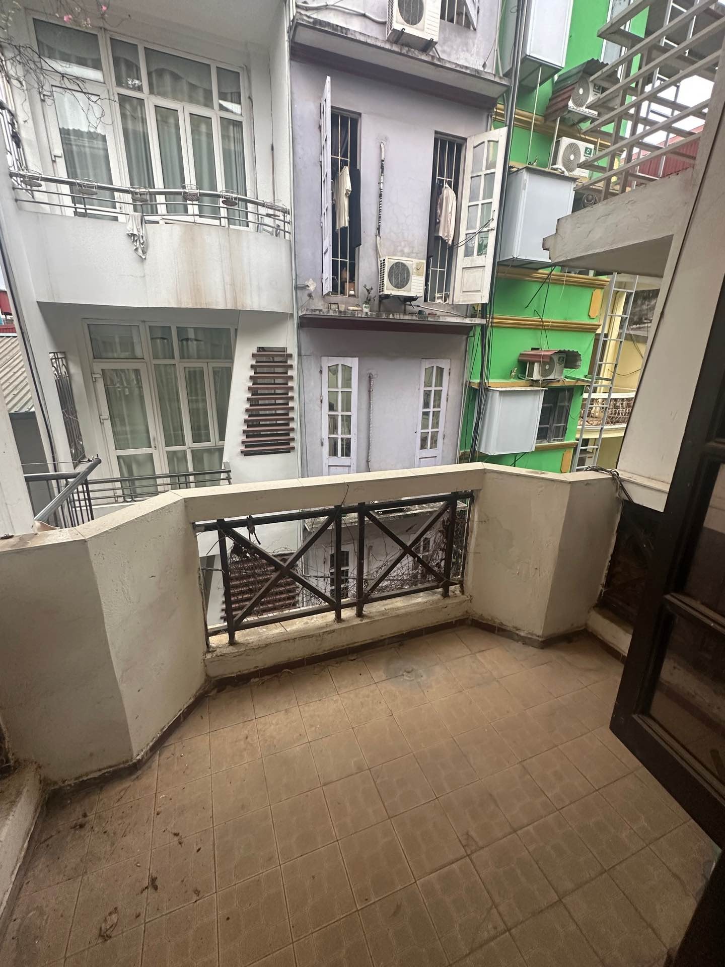 Bán nhà Chùa Vua - diện tích 46m2 5 tầng - Ngõ thông kinh doanh - giá Nhỉnh 15 tỷ
