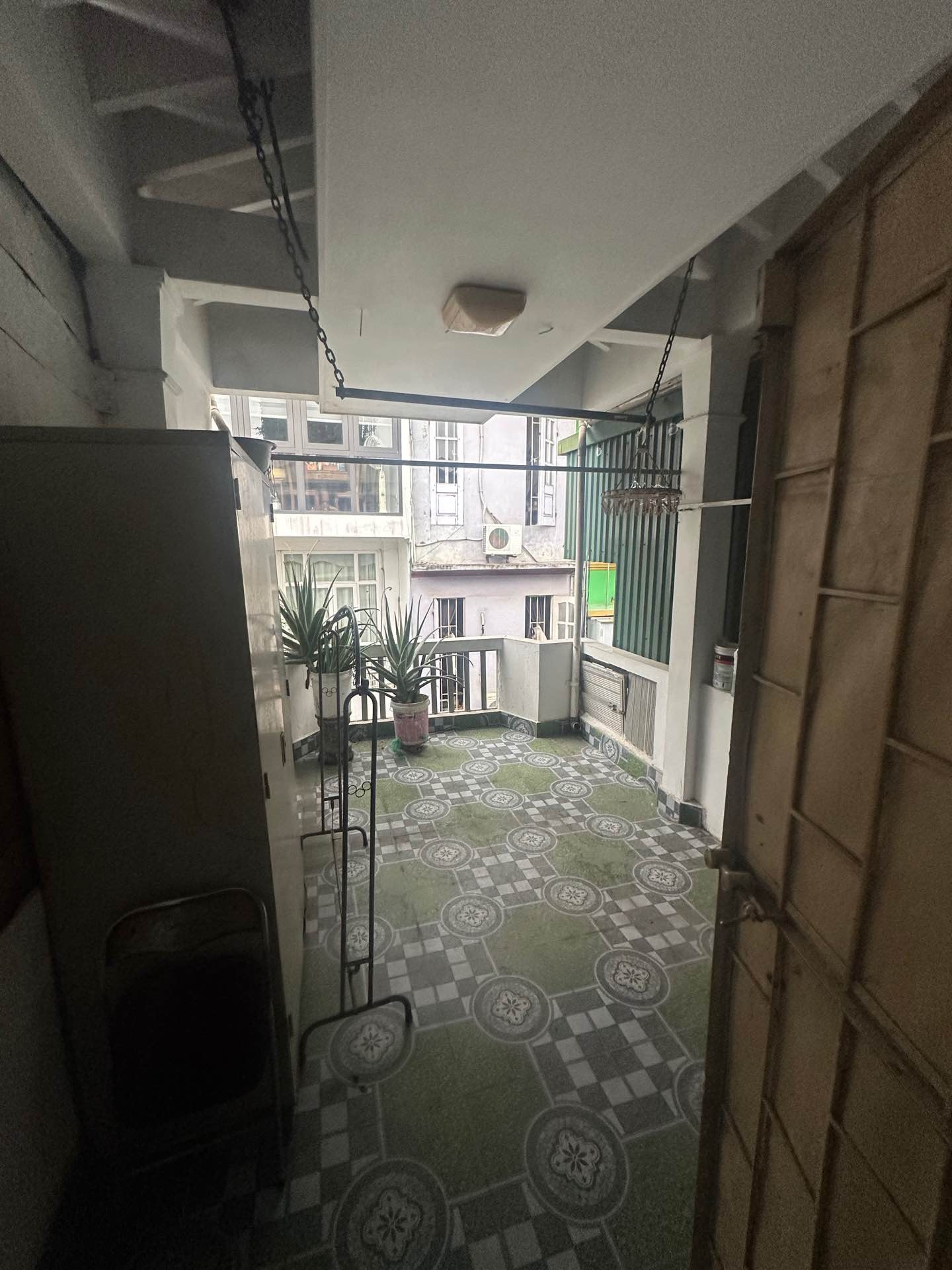 Bán nhà Chùa Vua - diện tích 46m2 5 tầng - Ngõ thông kinh doanh - giá Nhỉnh 15 tỷ