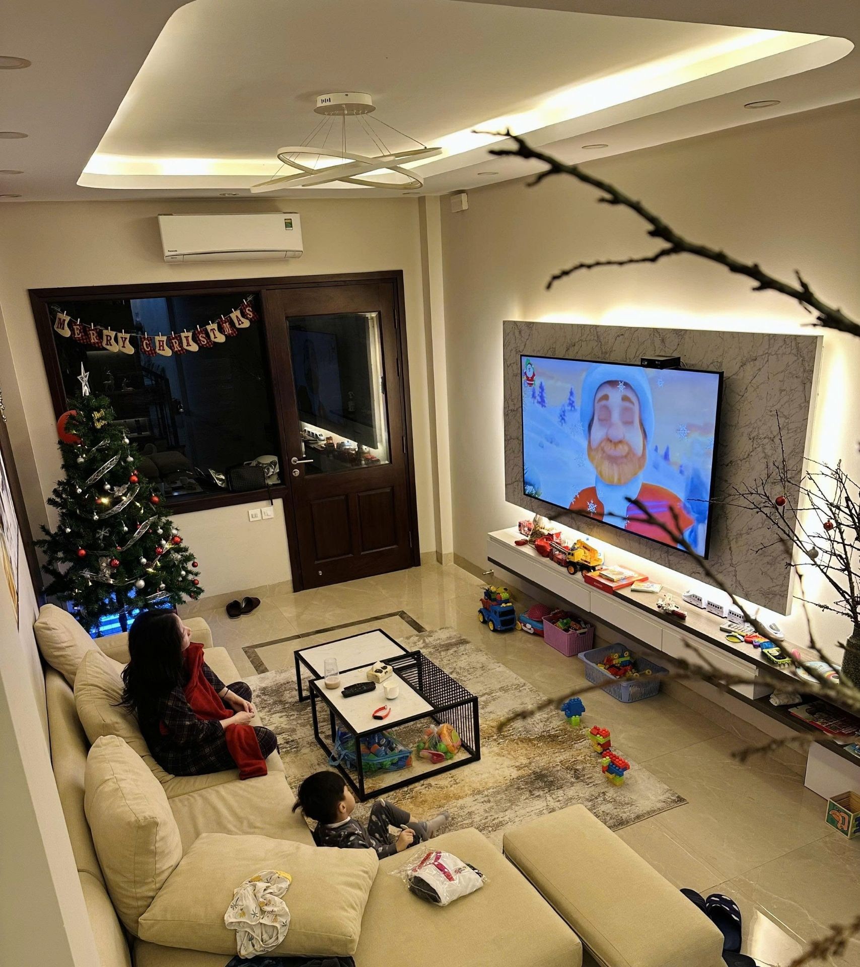 Bán nhà Tân Mai - diện tích 73m2 4 tầng - Ngõ Ô Tô - Ngõ Thông - giá 21,5 tỷ