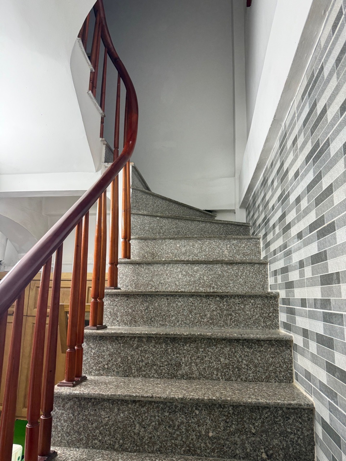 Bán nhà Giải Phóng - diện tích 30m2 5 tầng - Nhà đẹp hiếm có - giá 10,5 tỷ